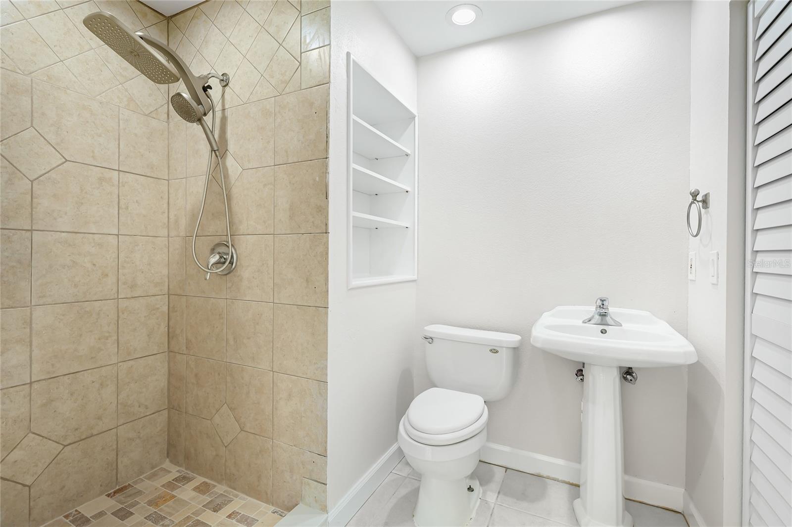 Image 11 of 18 For 208 57th Street W