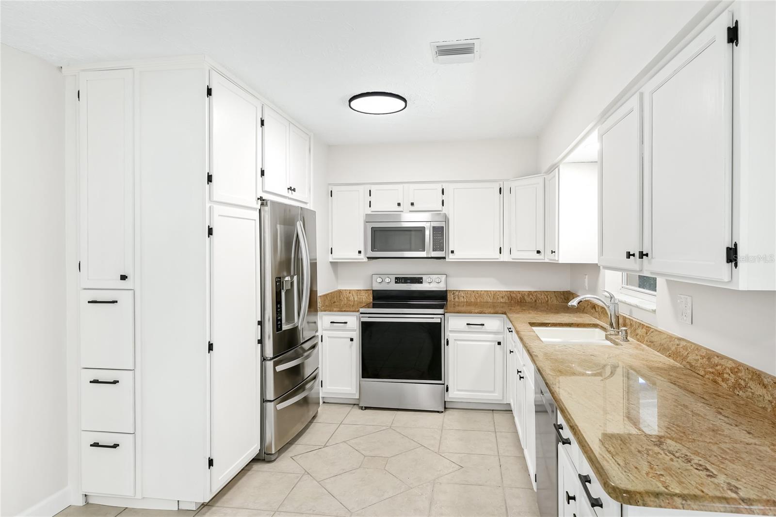 Image 6 of 18 For 208 57th Street W