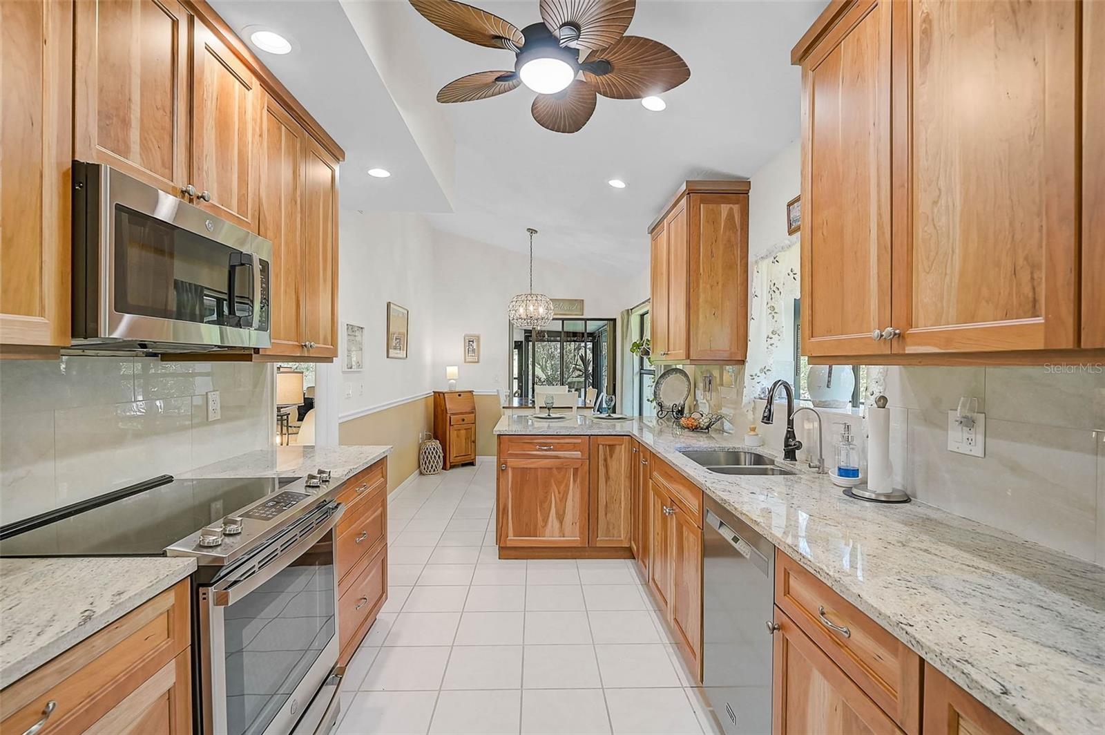 Image 15 of 50 For 7363 Oak Moss Drive 33