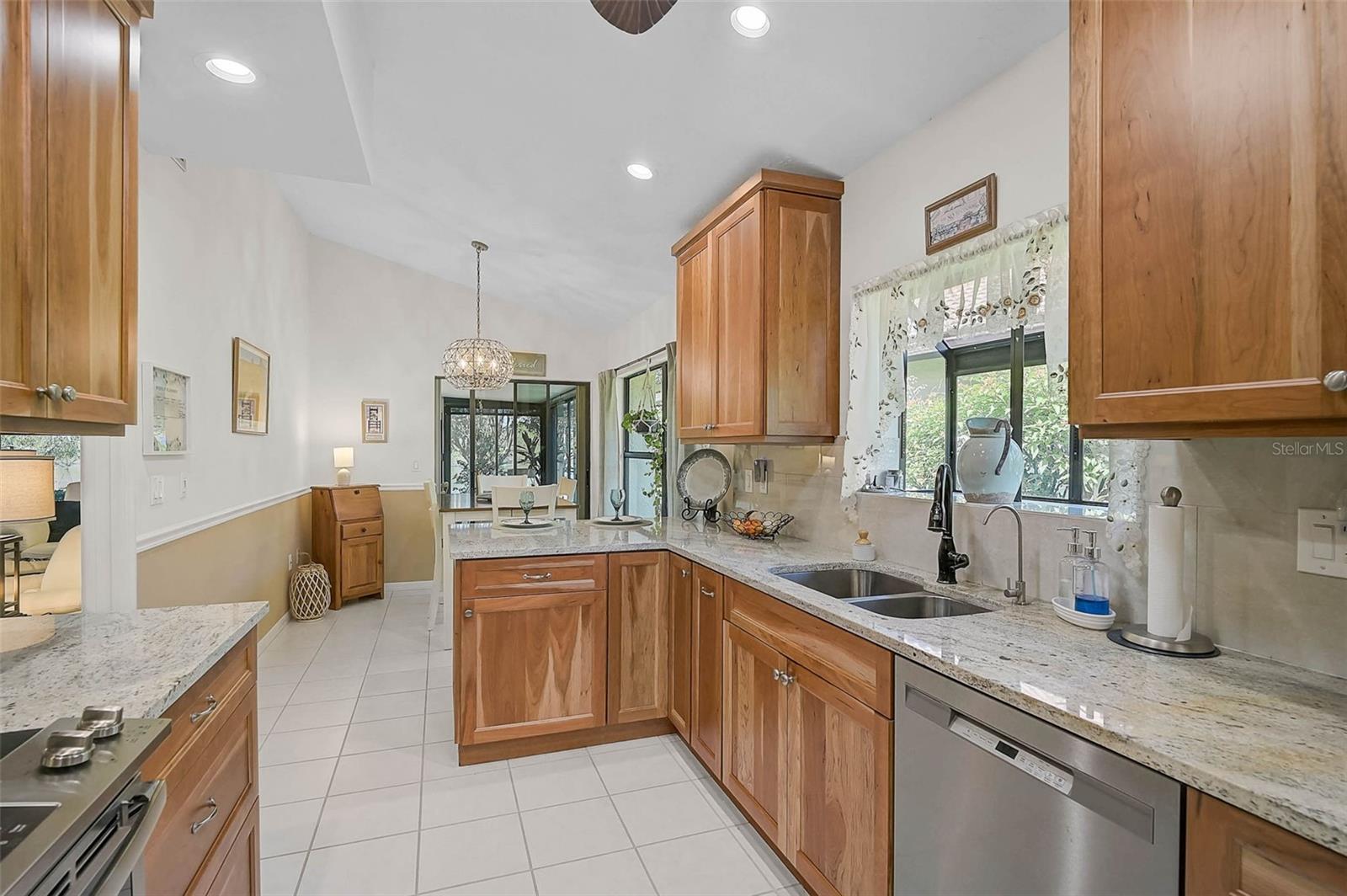 Image 16 of 50 For 7363 Oak Moss Drive 33