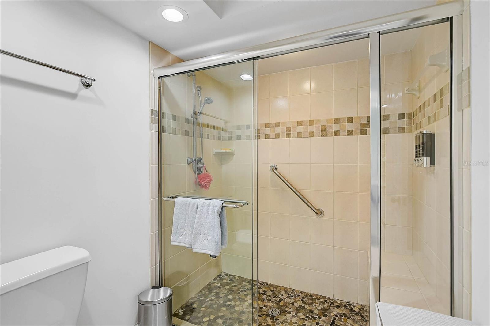 Image 24 of 50 For 7363 Oak Moss Drive 33