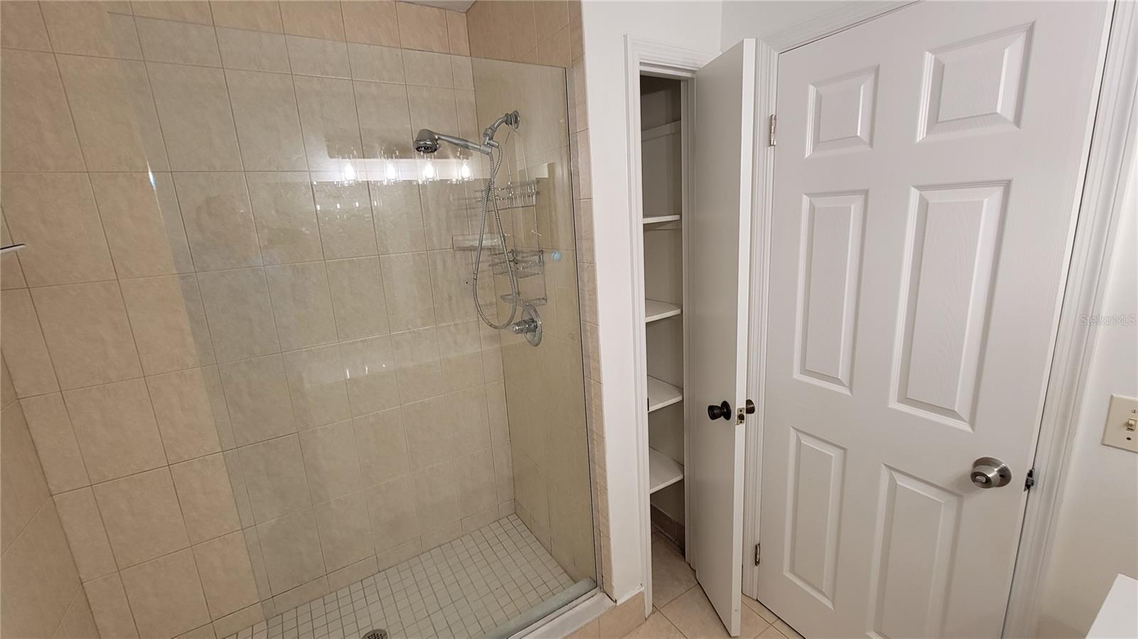 Image 23 of 41 For 5322 11th Street Circle E 5322