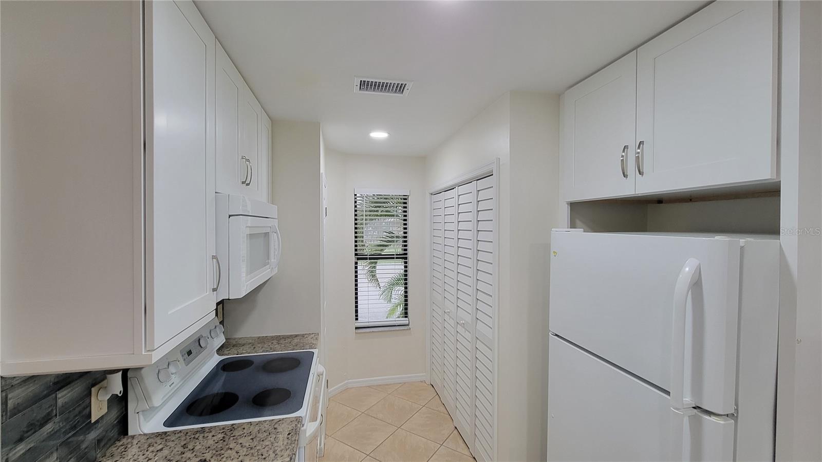 Image 5 of 41 For 5322 11th Street Circle E 5322