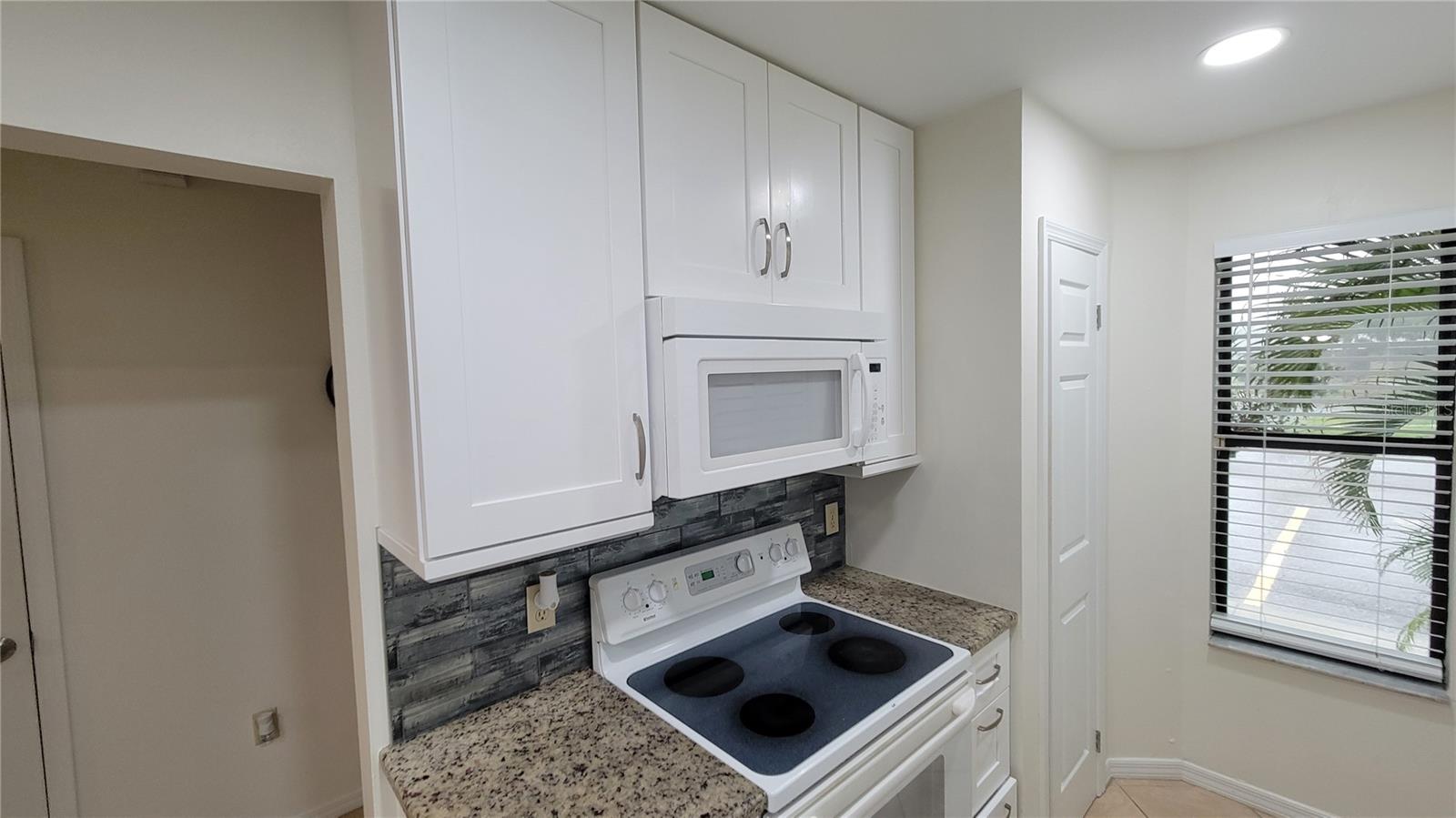Image 6 of 41 For 5322 11th Street Circle E 5322