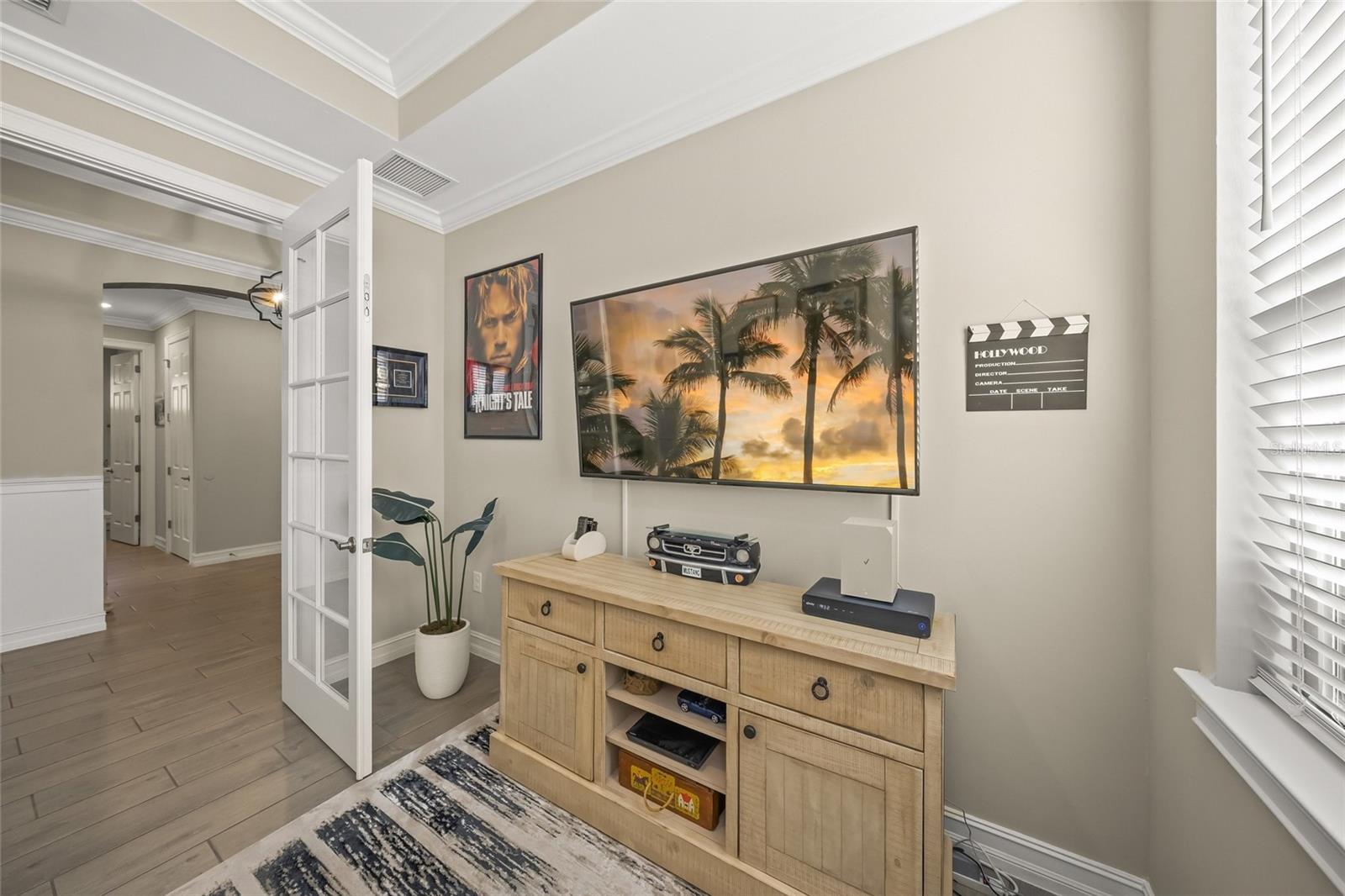 Image 21 of 75 For 340 Toscavilla Boulevard
