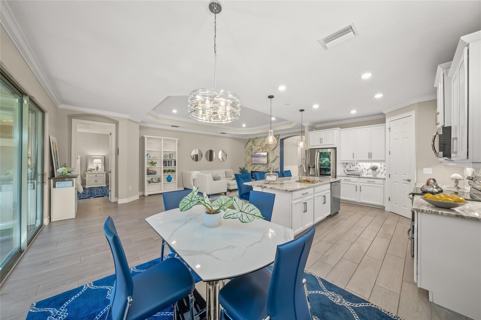 Image 33 of 75 For 340 Toscavilla Boulevard