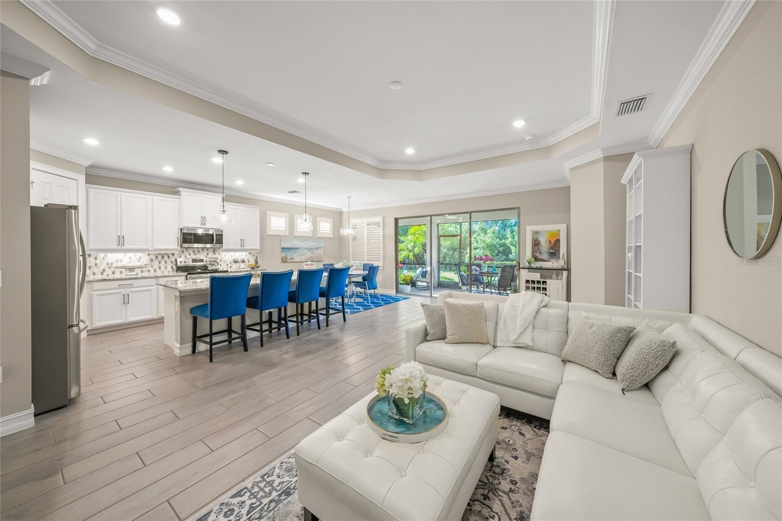 Image 34 of 75 For 340 Toscavilla Boulevard