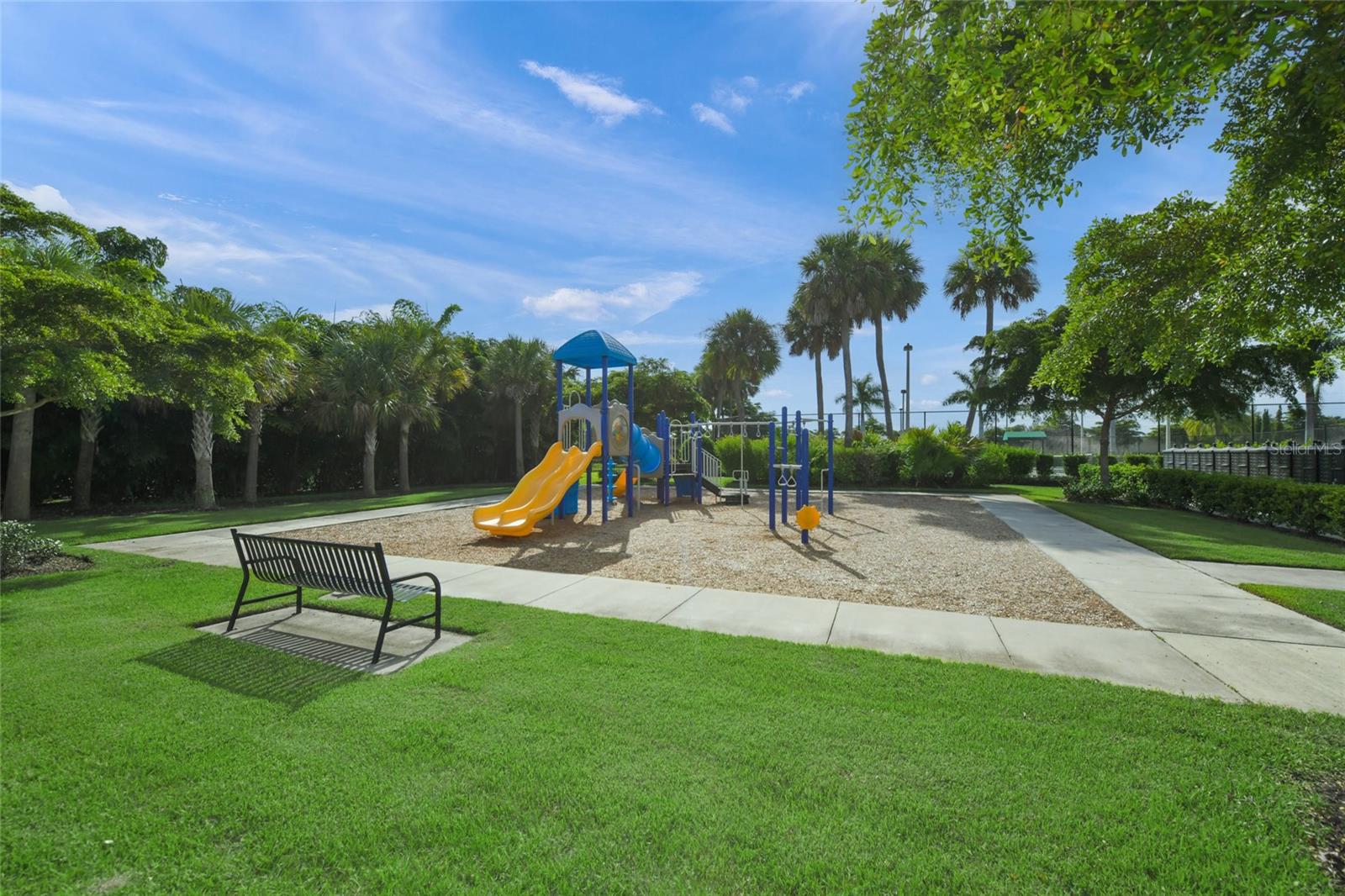 Image 61 of 75 For 340 Toscavilla Boulevard