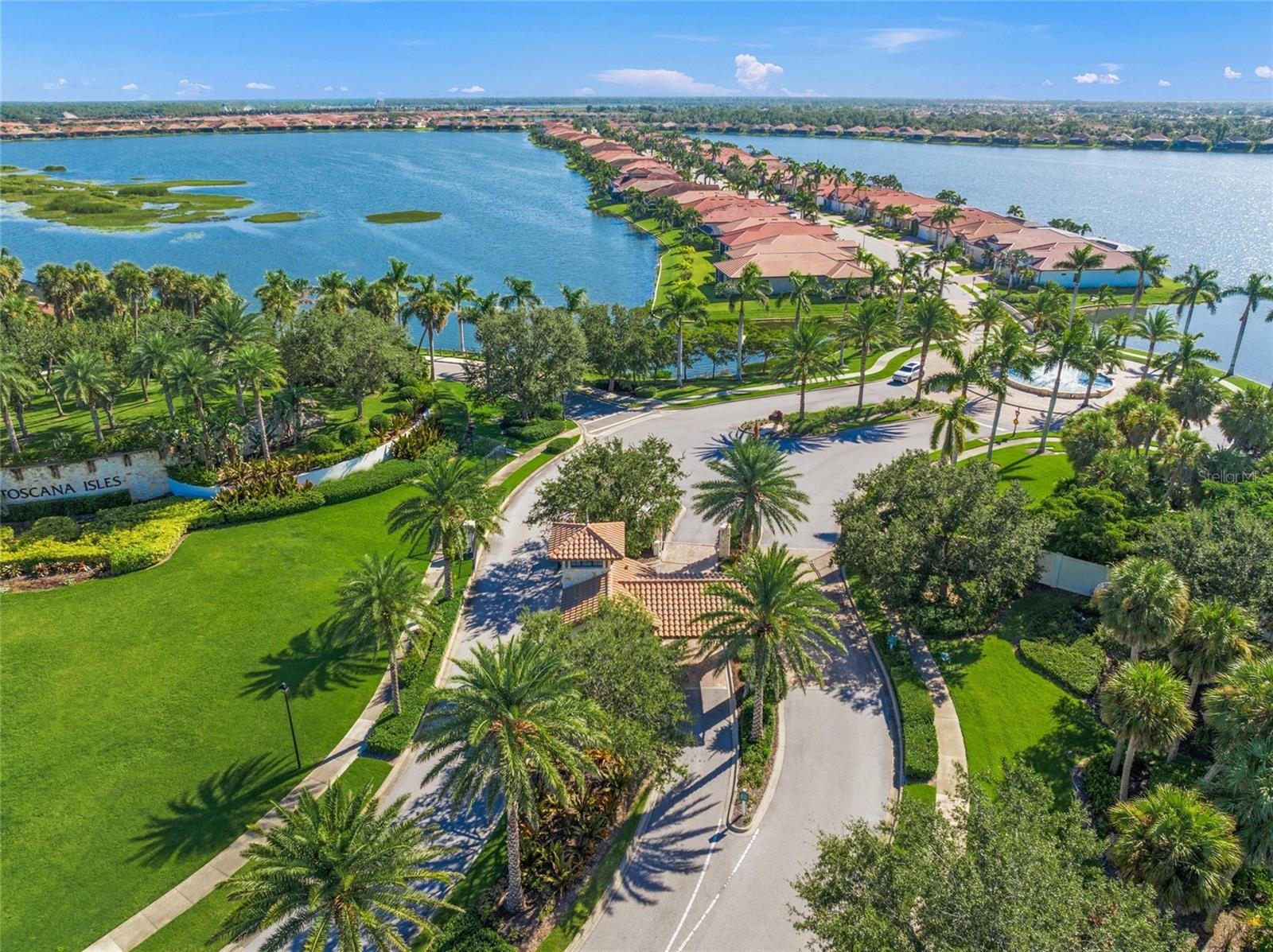 Image 9 of 75 For 340 Toscavilla Boulevard