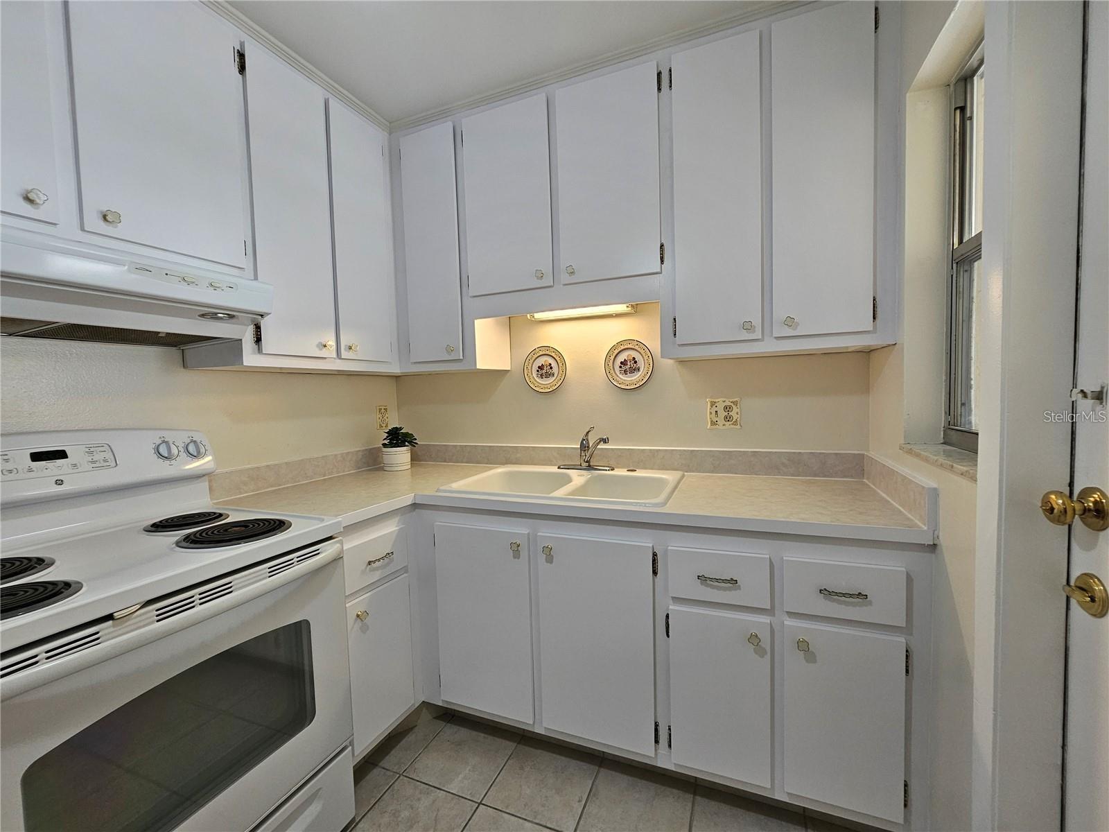 Image 8 of 28 For 390 301 Boulevard W 5b