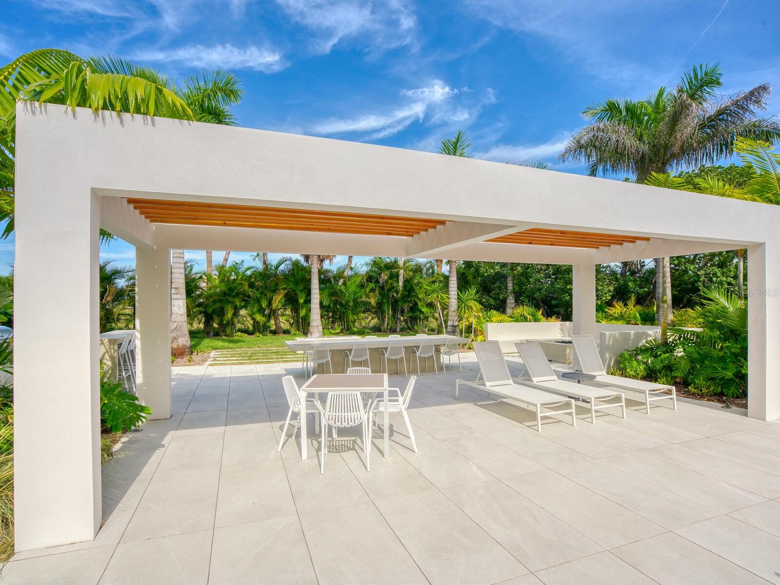 Image 36 of 57 For 1511 Gulf Of Mexico Drive 201