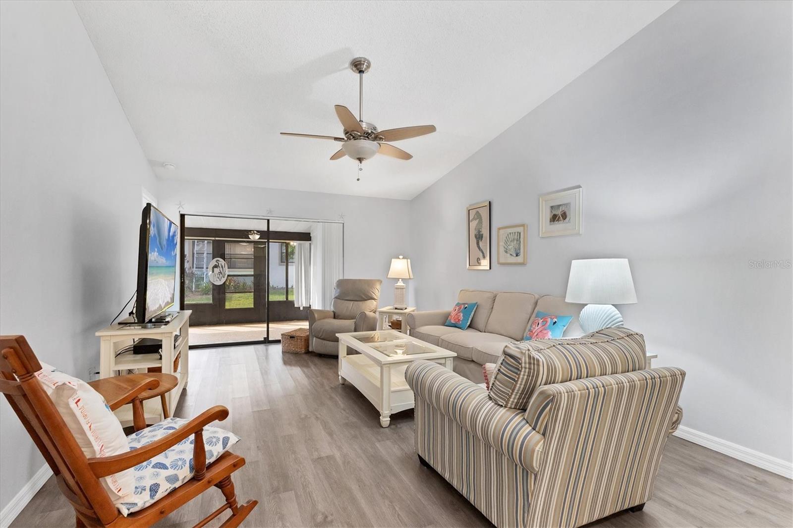 Image 17 of 45 For 6425 Heritage Lane