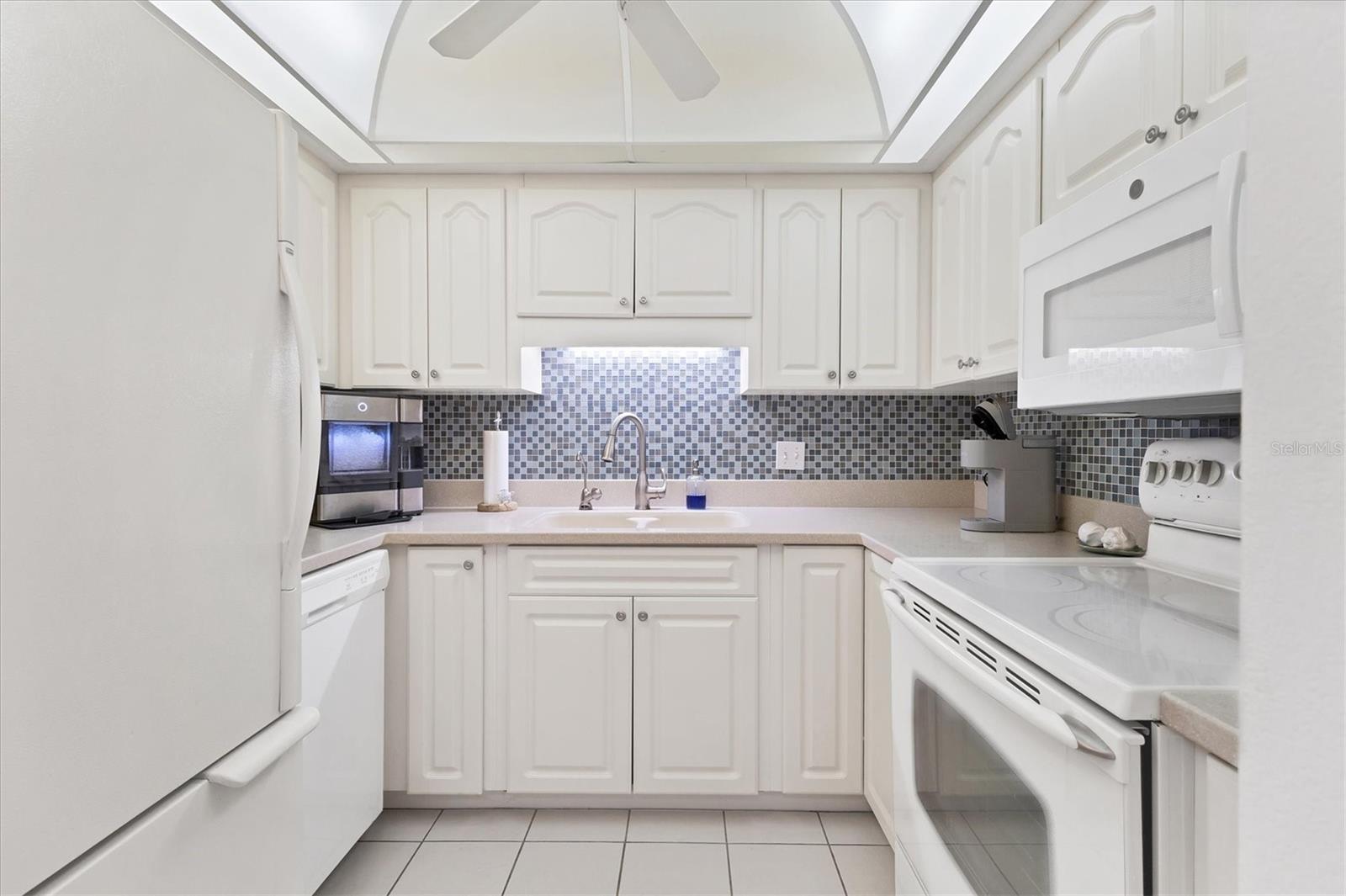 Image 22 of 45 For 6425 Heritage Lane