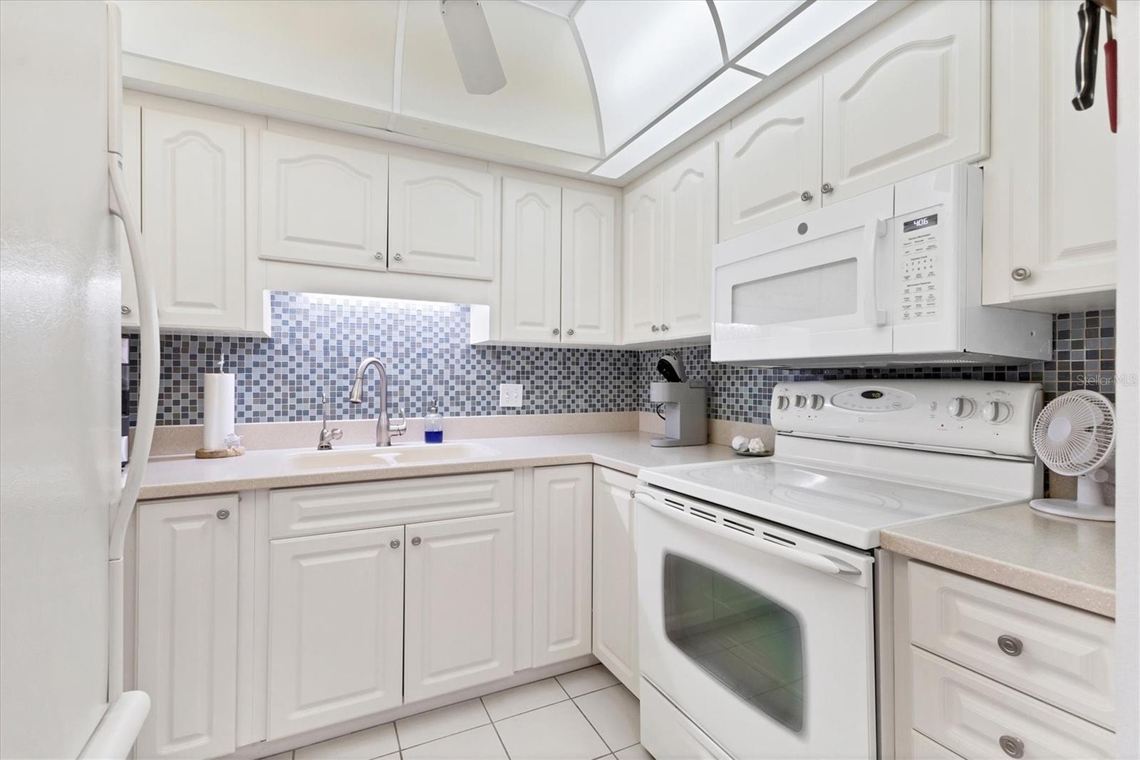 Image 23 of 45 For 6425 Heritage Lane