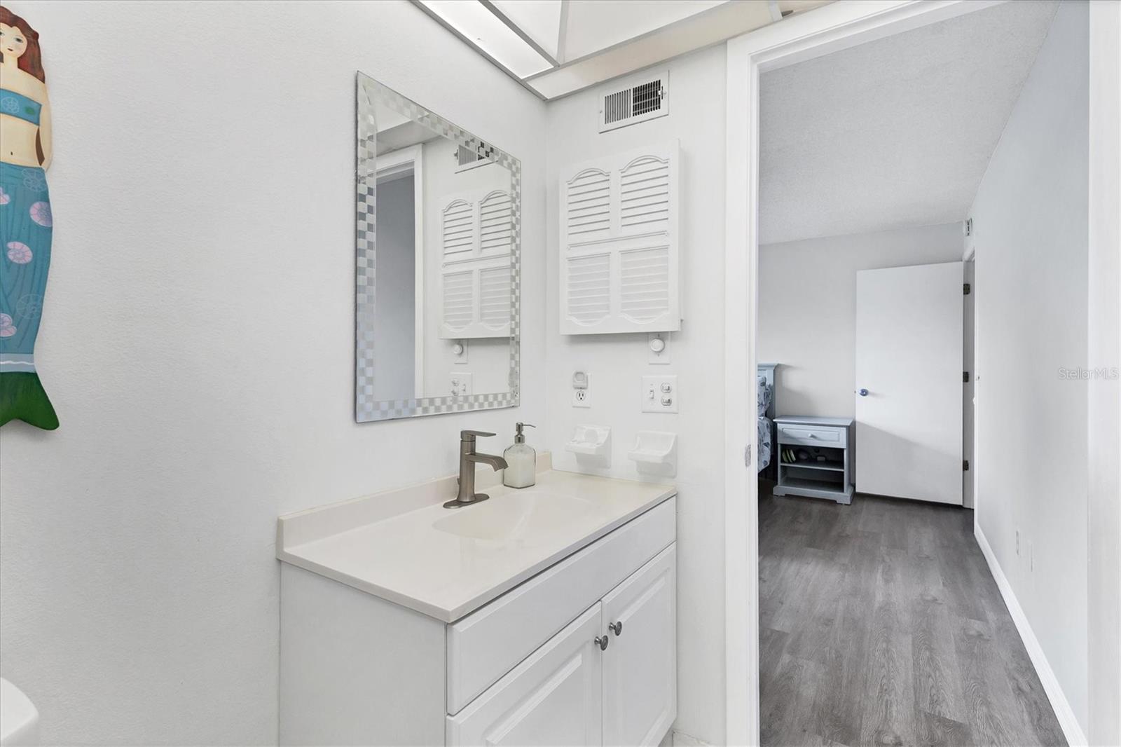 Image 31 of 45 For 6425 Heritage Lane