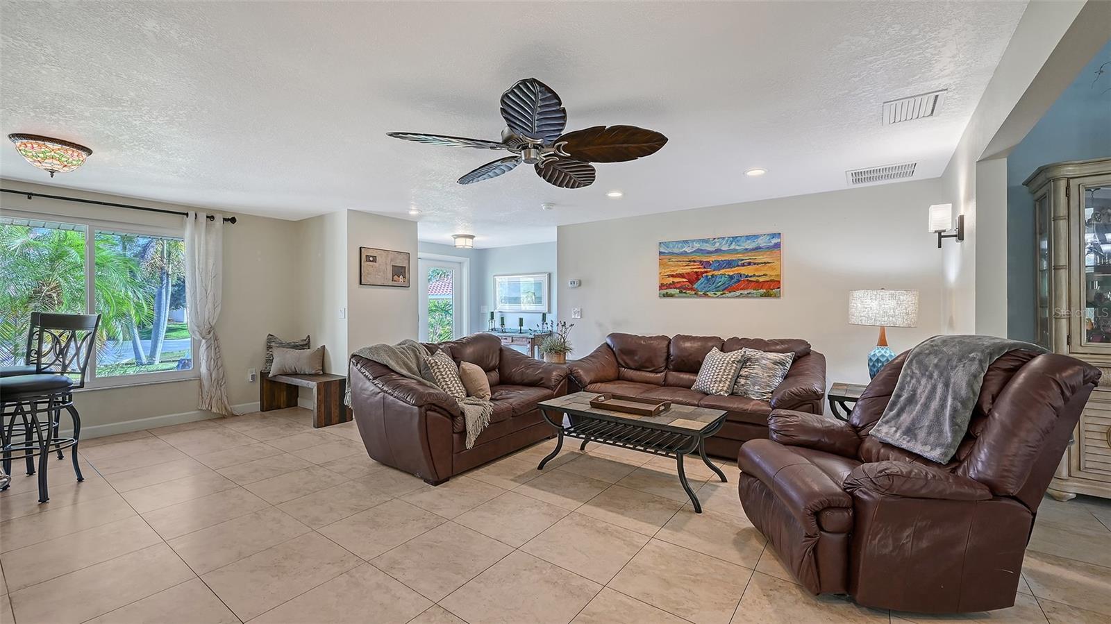 Image 11 of 55 For 407 Bellini Circle