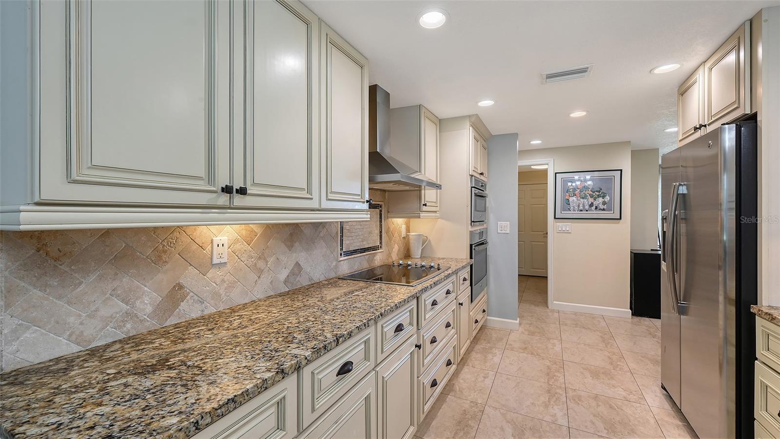 Image 19 of 55 For 407 Bellini Circle