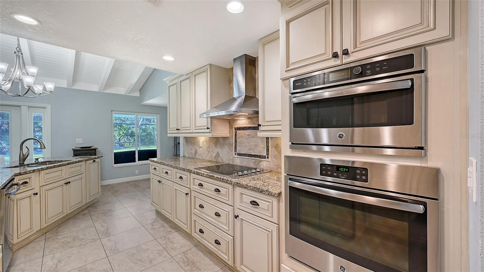 Image 20 of 55 For 407 Bellini Circle