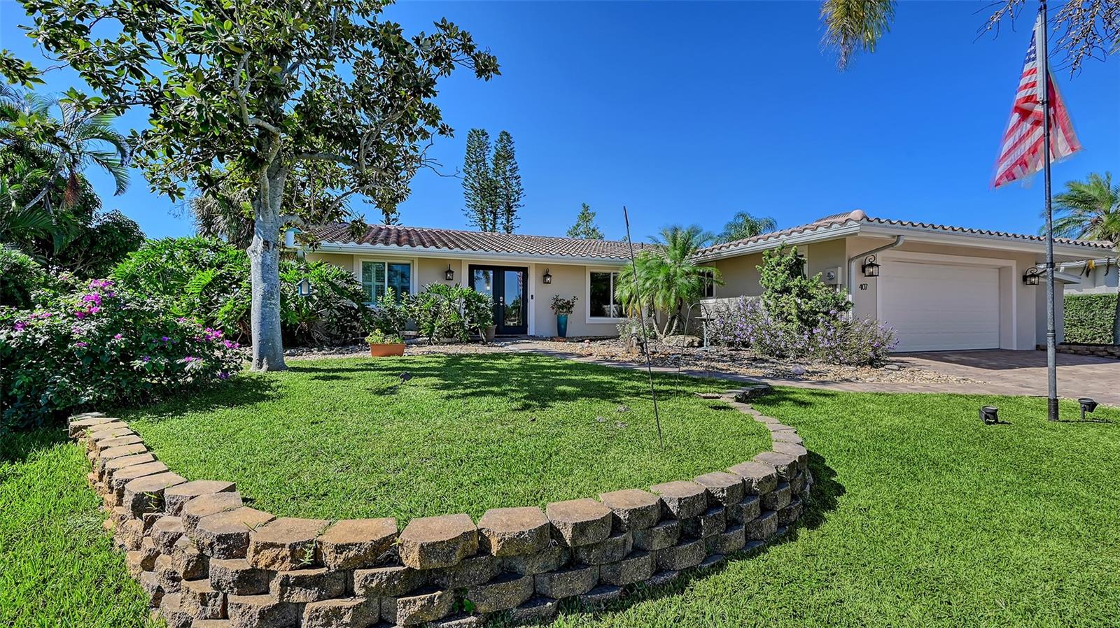 Image 3 of 55 For 407 Bellini Circle