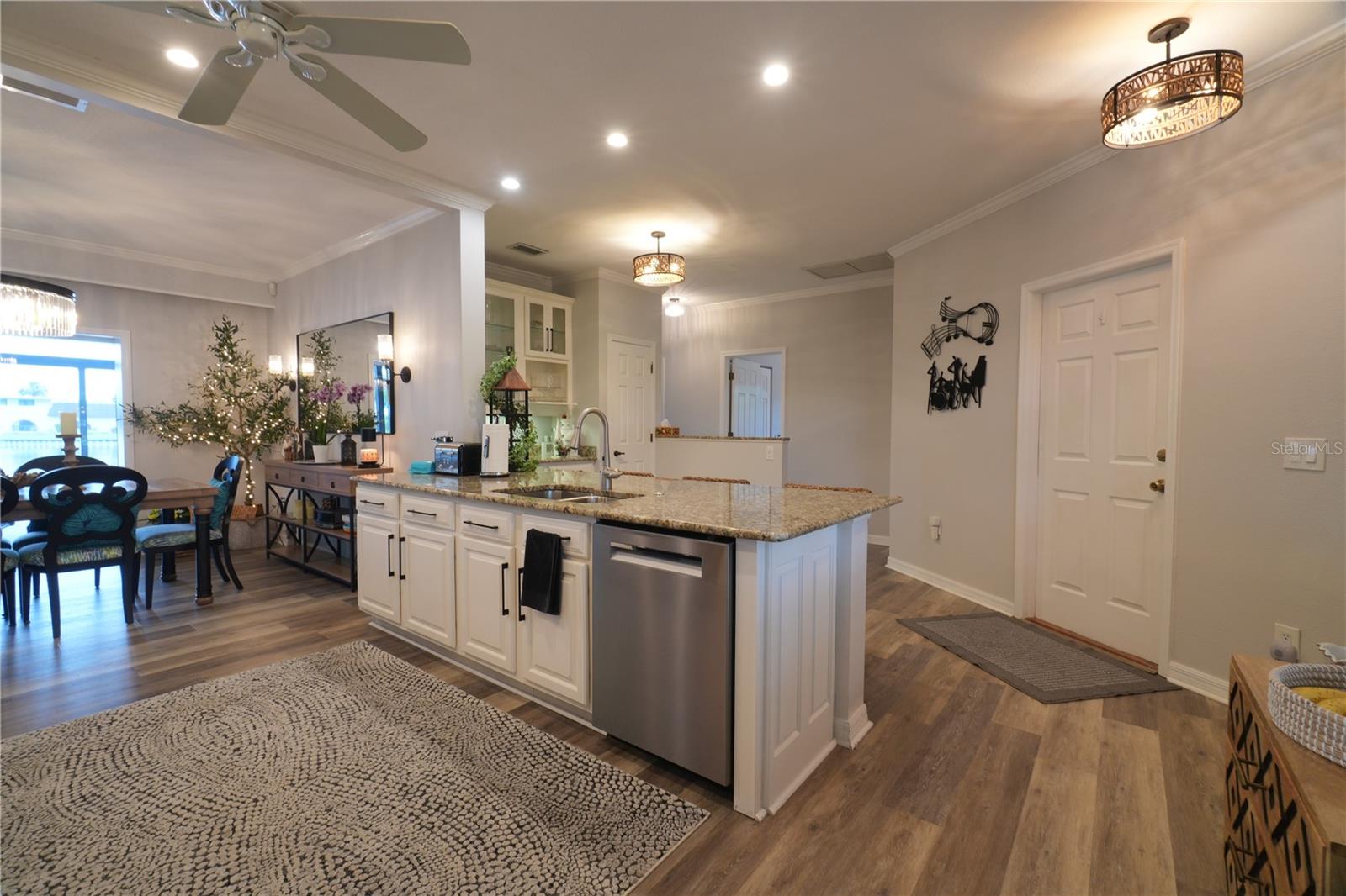 Image 14 of 48 For 11597 Dallas Drive S