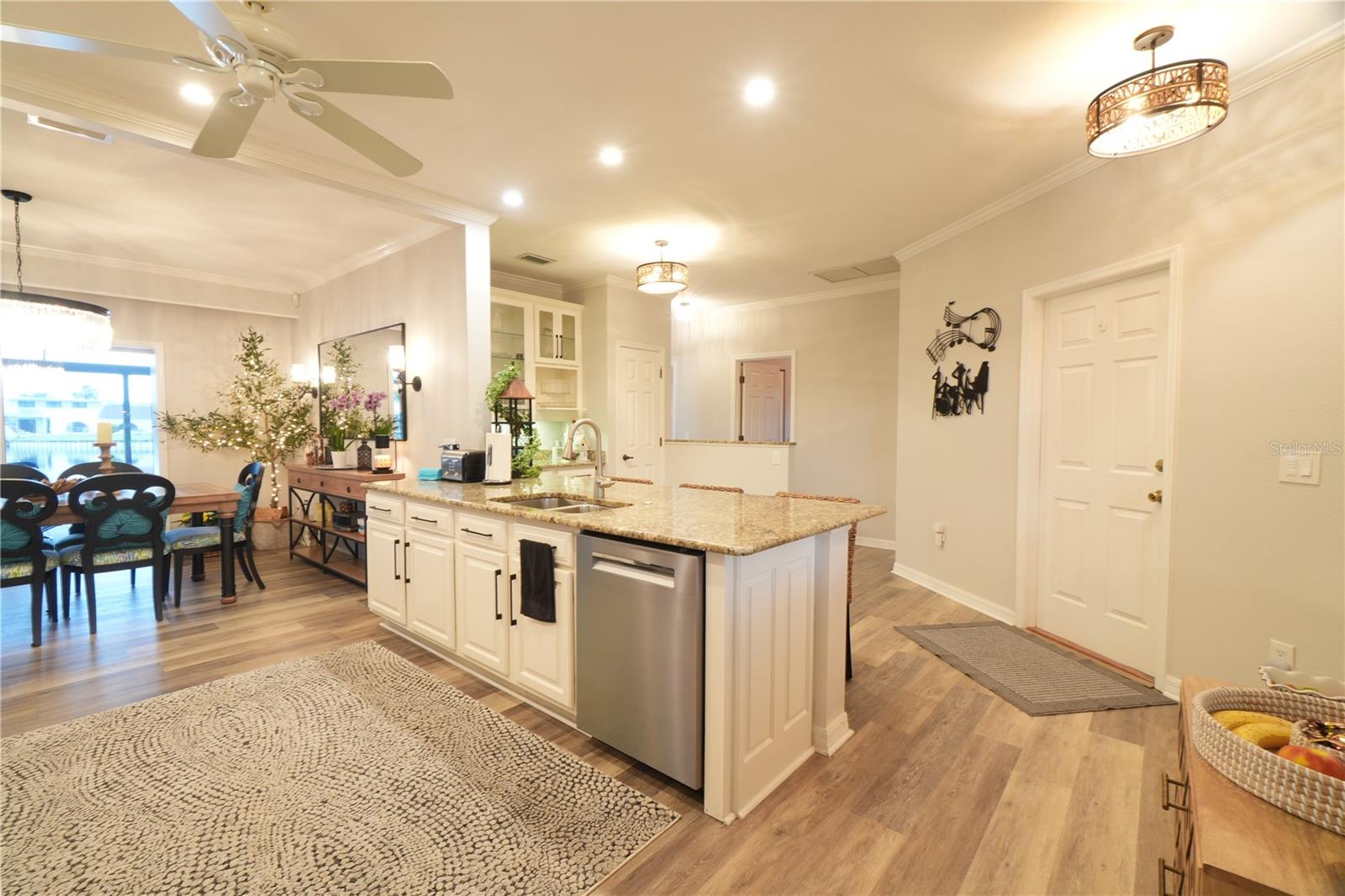 Image 16 of 48 For 11597 Dallas Drive S