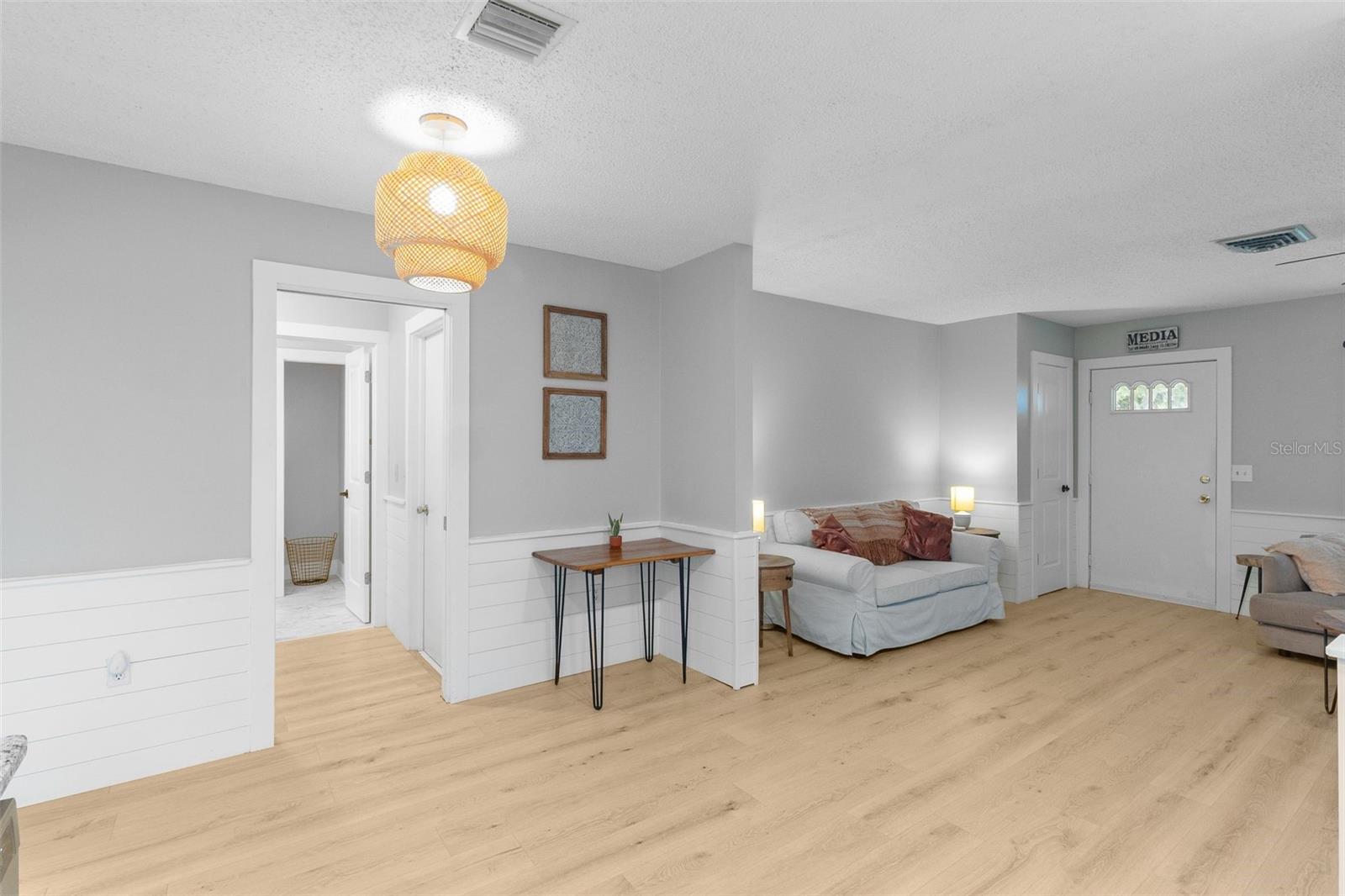 Image 10 of 36 For 4850 Neptune Road