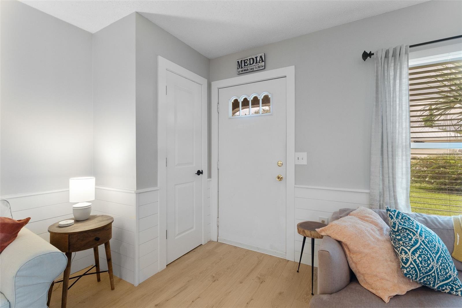 Image 5 of 36 For 4850 Neptune Road