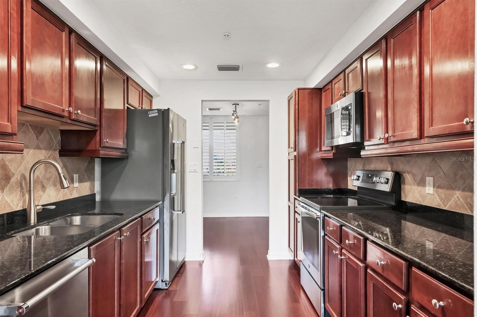 Image 10 of 41 For 2313 Jessie Harbor Drive 2302