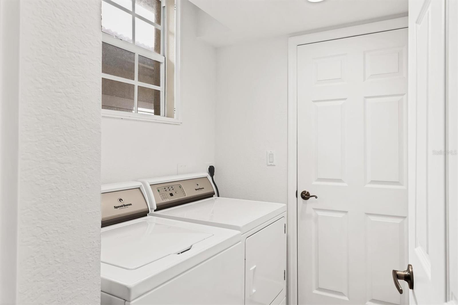 Image 23 of 41 For 2313 Jessie Harbor Drive 2302
