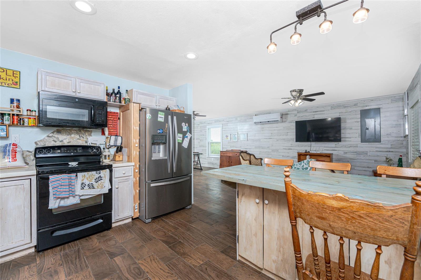Image 15 of 55 For 4826 Barley Avenue