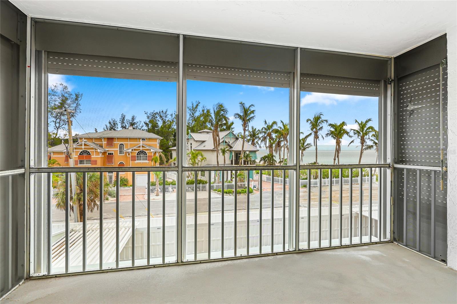 Image 16 of 27 For 5200 Gulf Drive 208