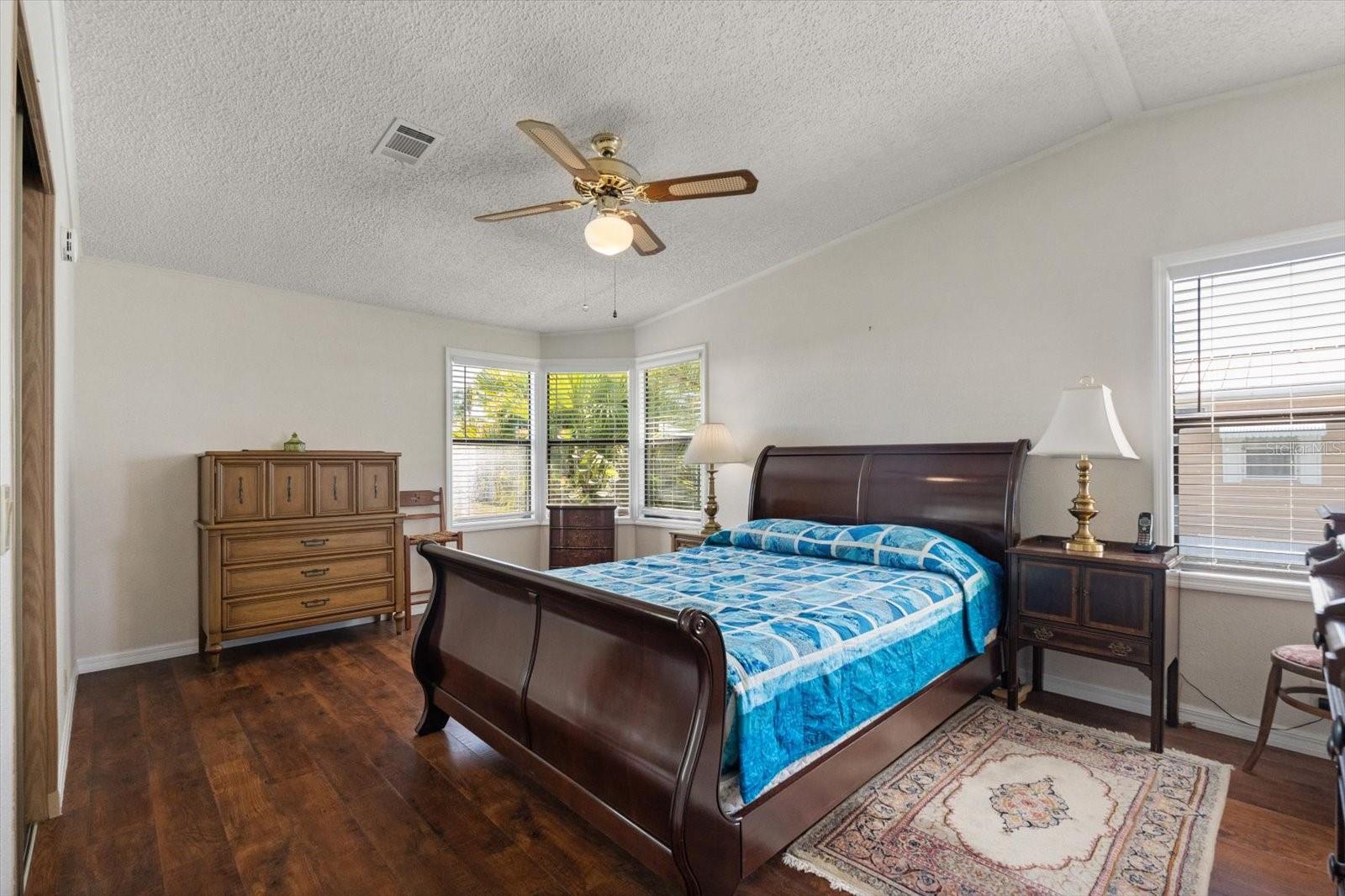 Image 11 of 34 For 5707 45th Street E 68
