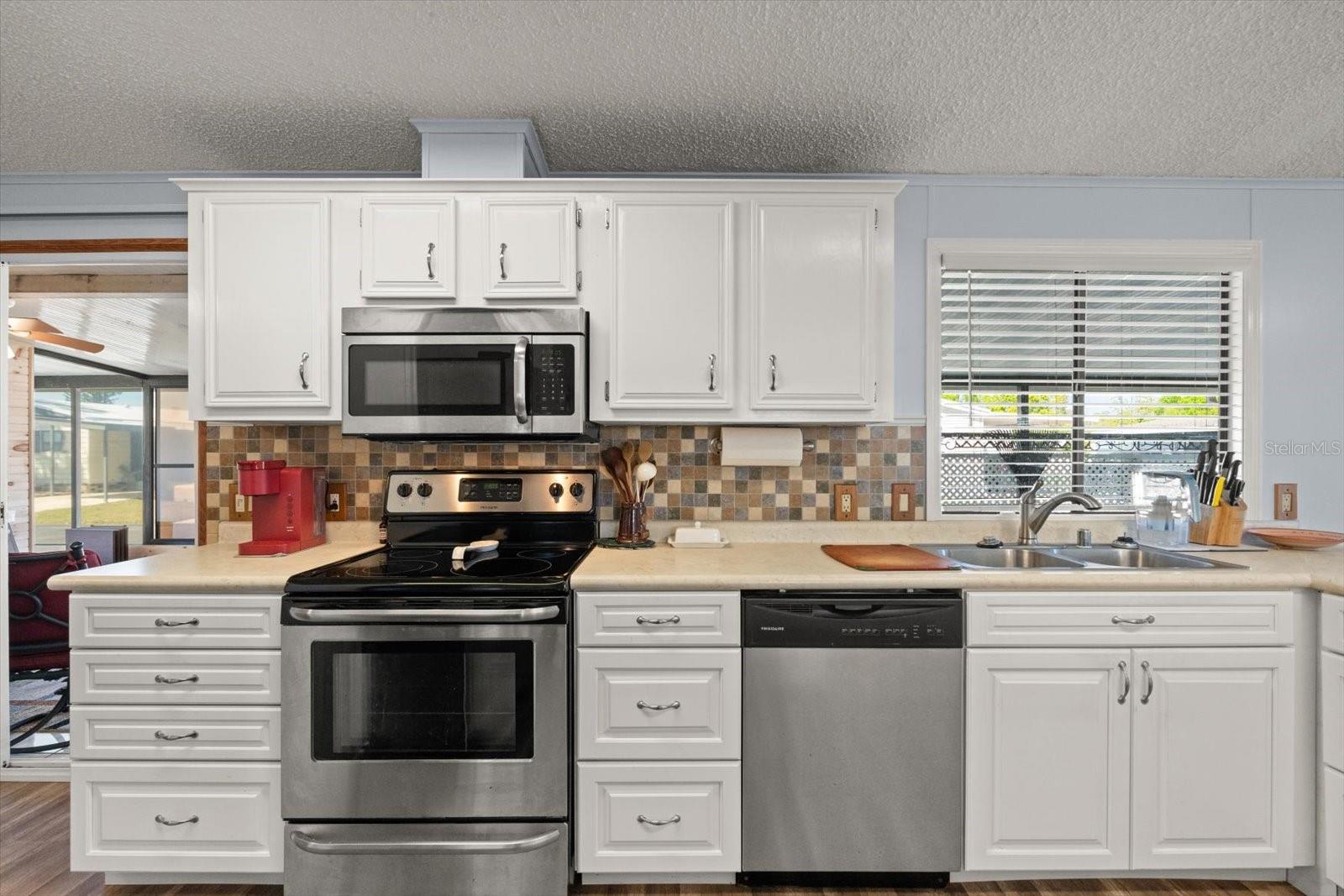 Image 7 of 34 For 5707 45th Street E 68