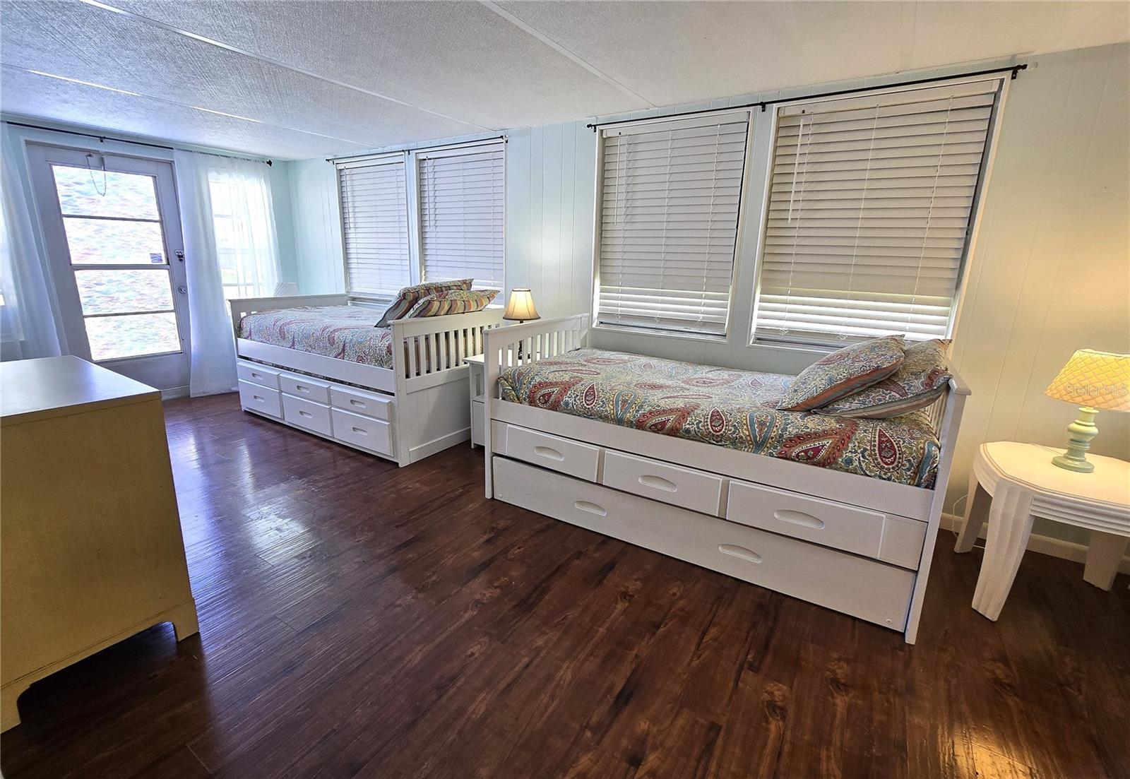 Image 5 of 37 For 6710 36th Avenue E 37