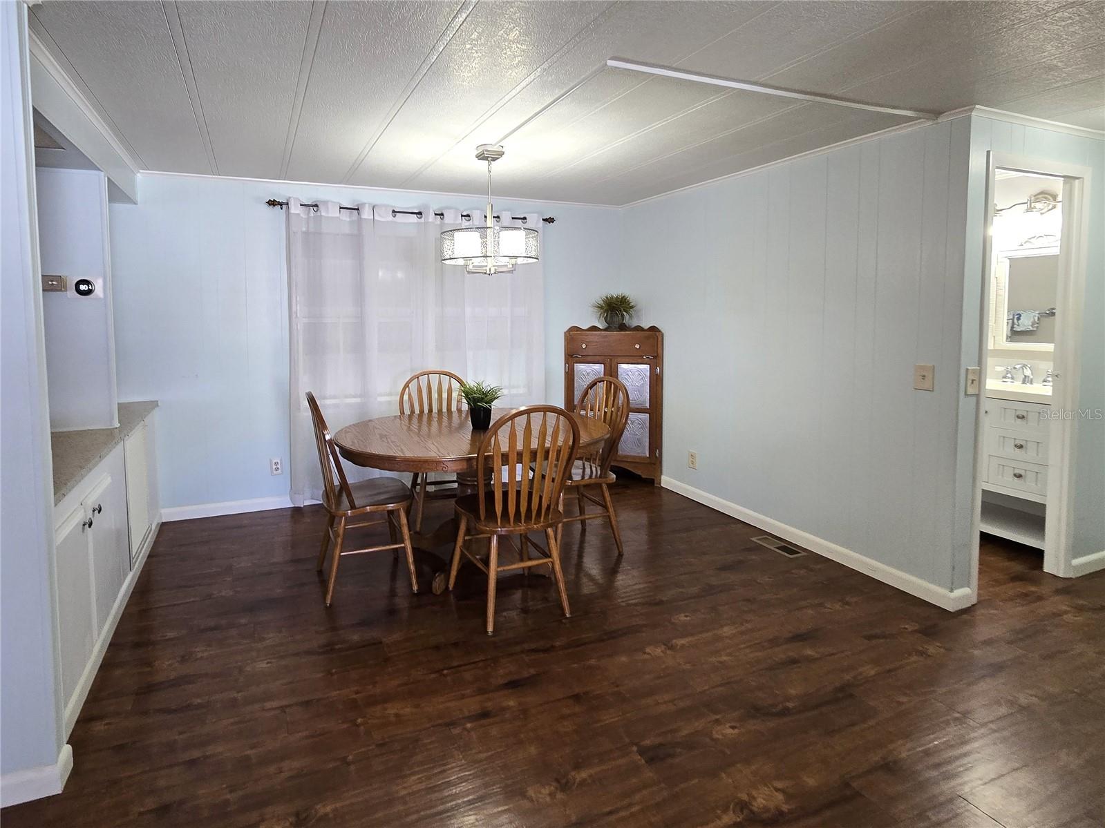 Image 6 of 37 For 6710 36th Avenue E 37