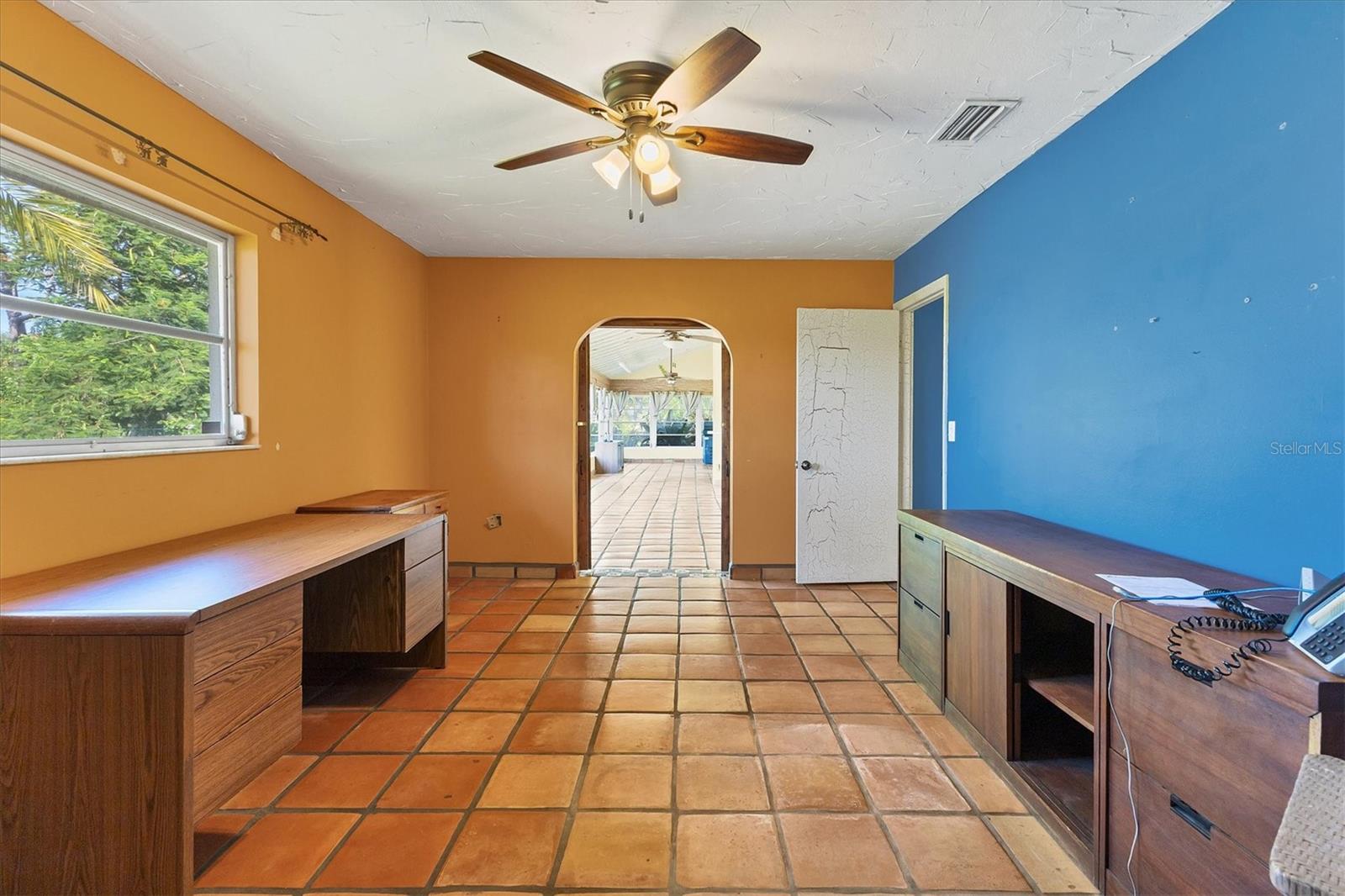 Image 11 of 14 For 4704 18th Avenue W