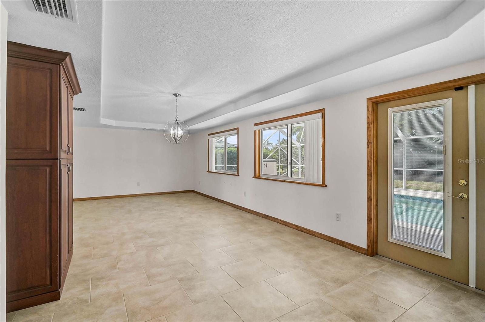 Image 10 of 48 For 1720 Coral Sands Court