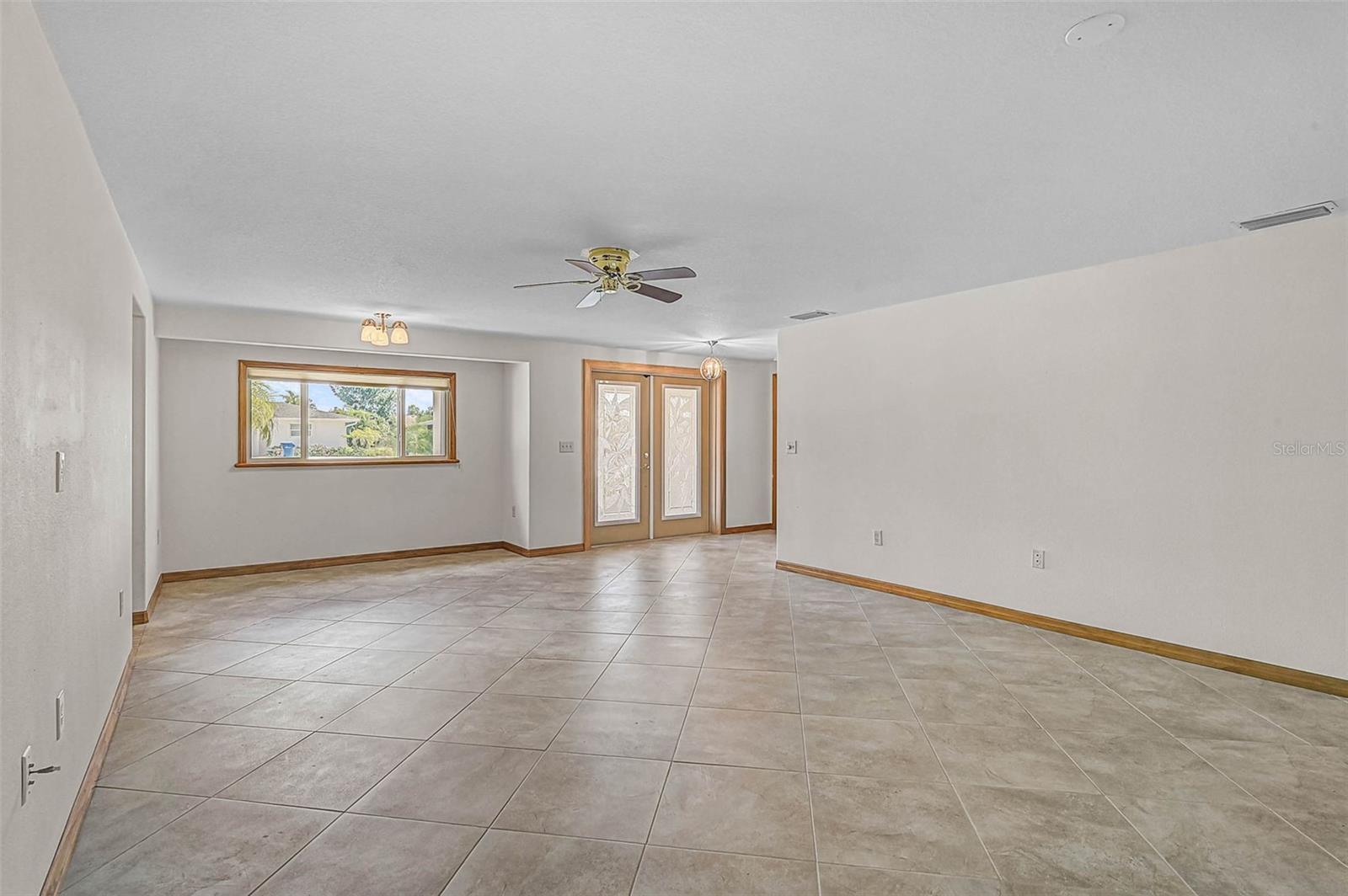 Image 12 of 48 For 1720 Coral Sands Court