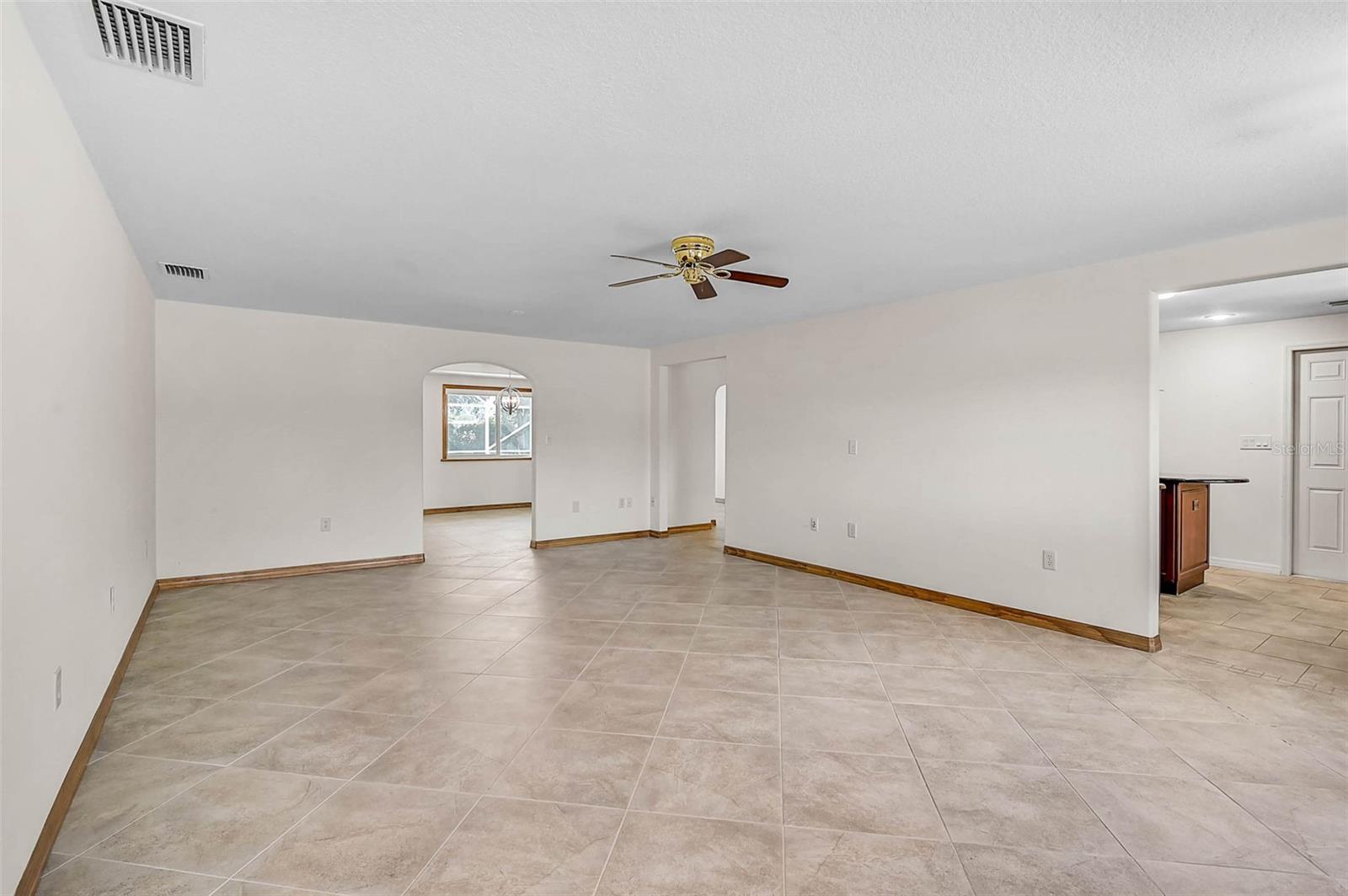 Image 14 of 48 For 1720 Coral Sands Court
