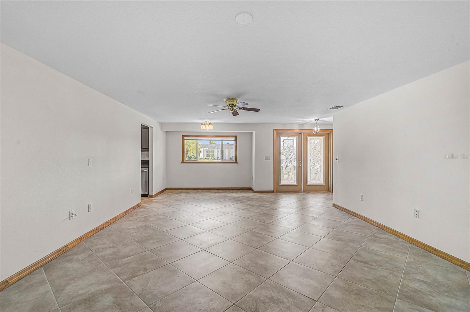 Image 15 of 48 For 1720 Coral Sands Court