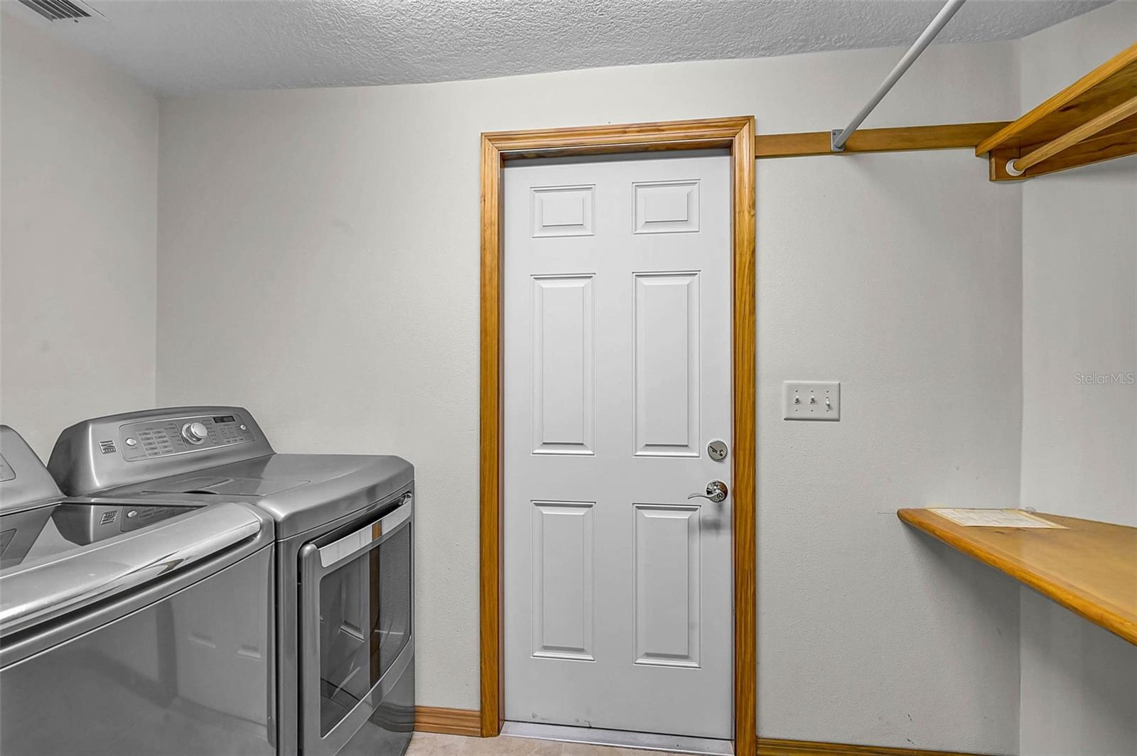 Image 23 of 48 For 1720 Coral Sands Court