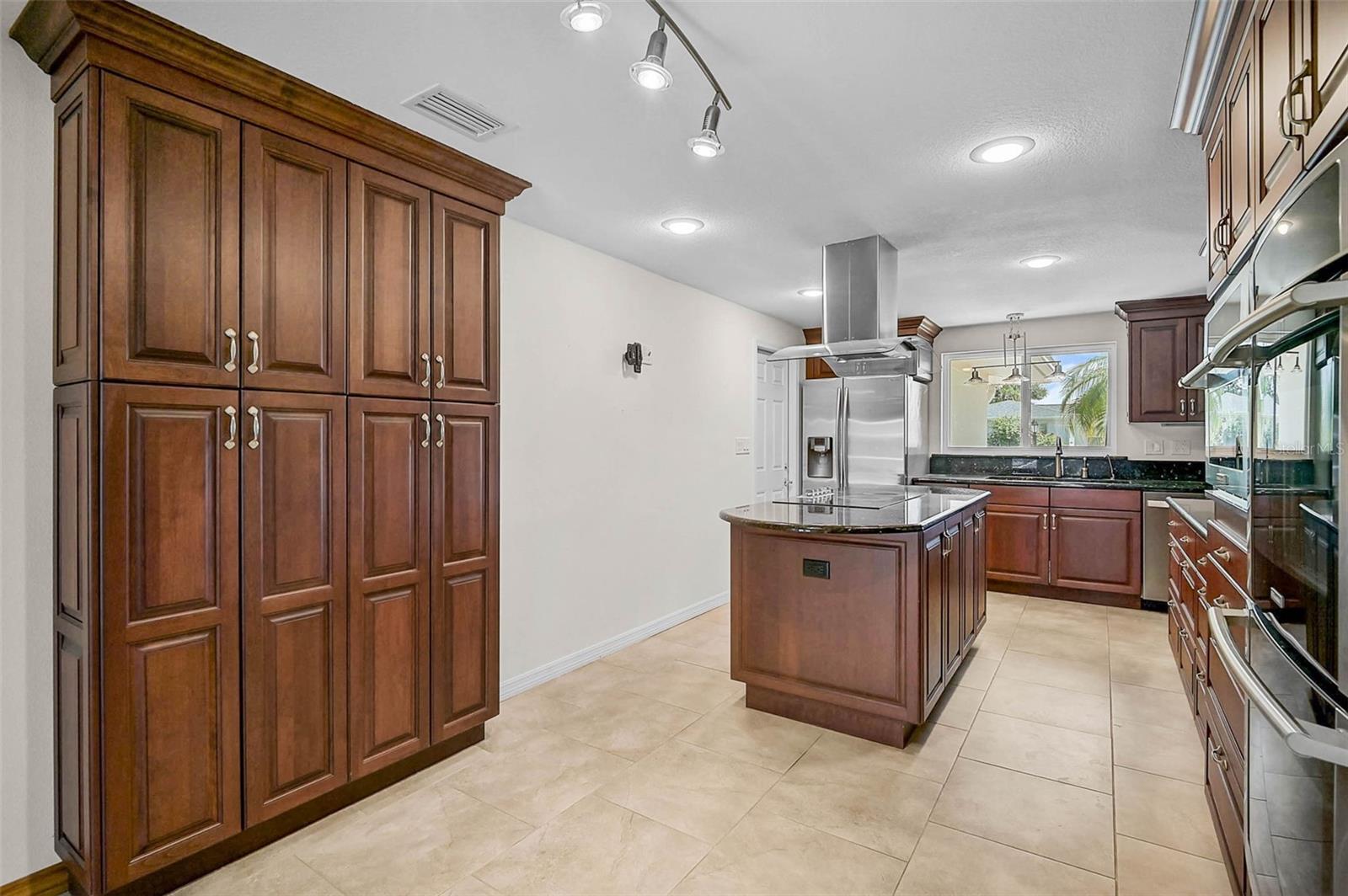 Image 7 of 48 For 1720 Coral Sands Court
