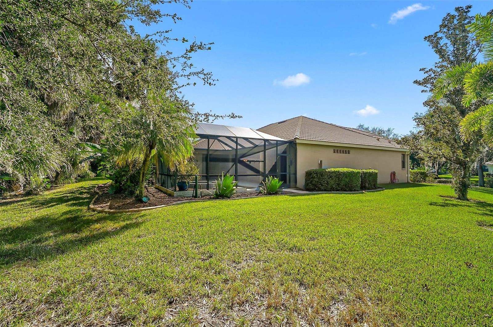 Image 33 of 59 For 11420 Savannah Lakes Drive