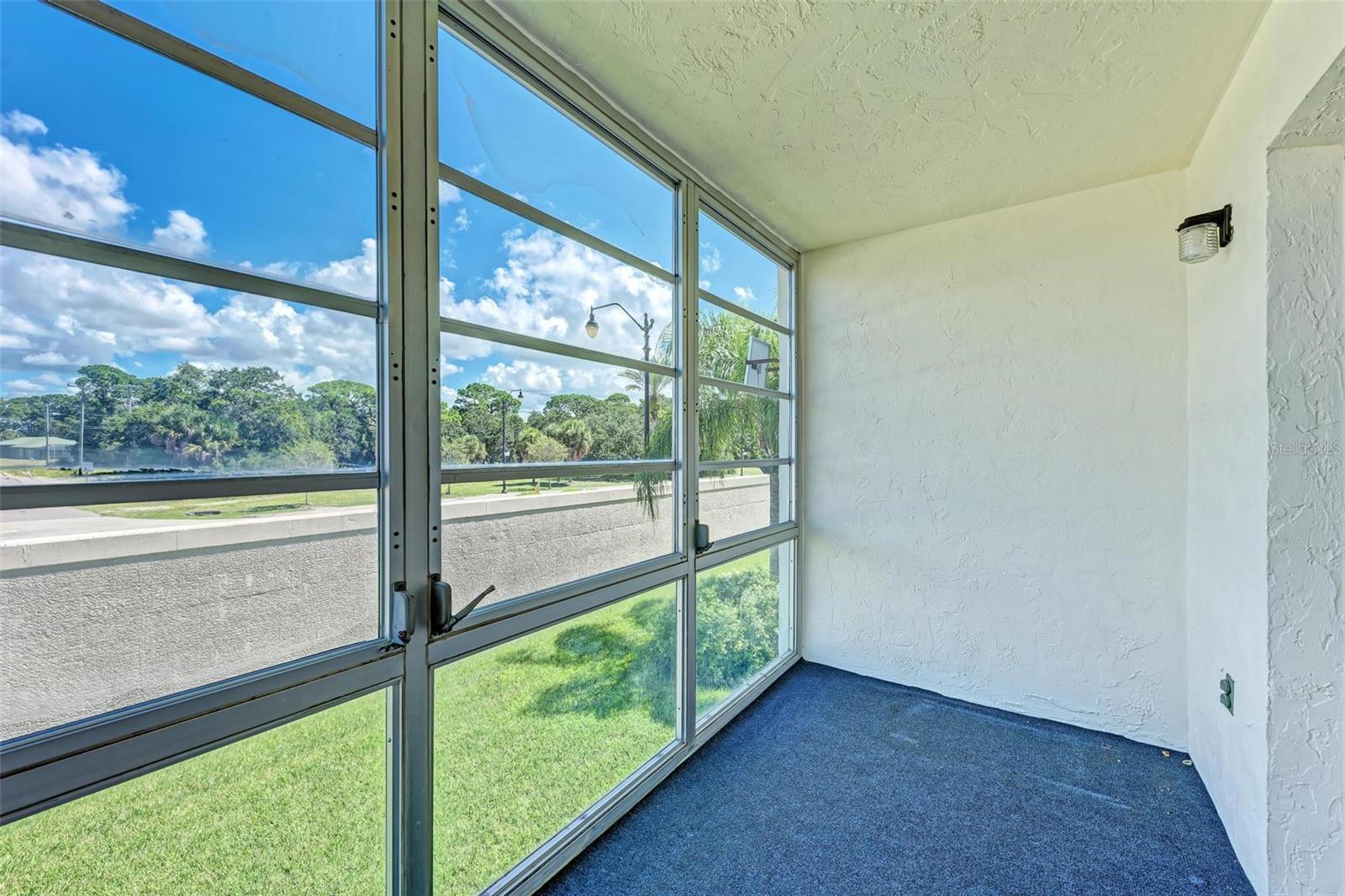 Image 25 of 31 For 708 Tamiami Trail S 201