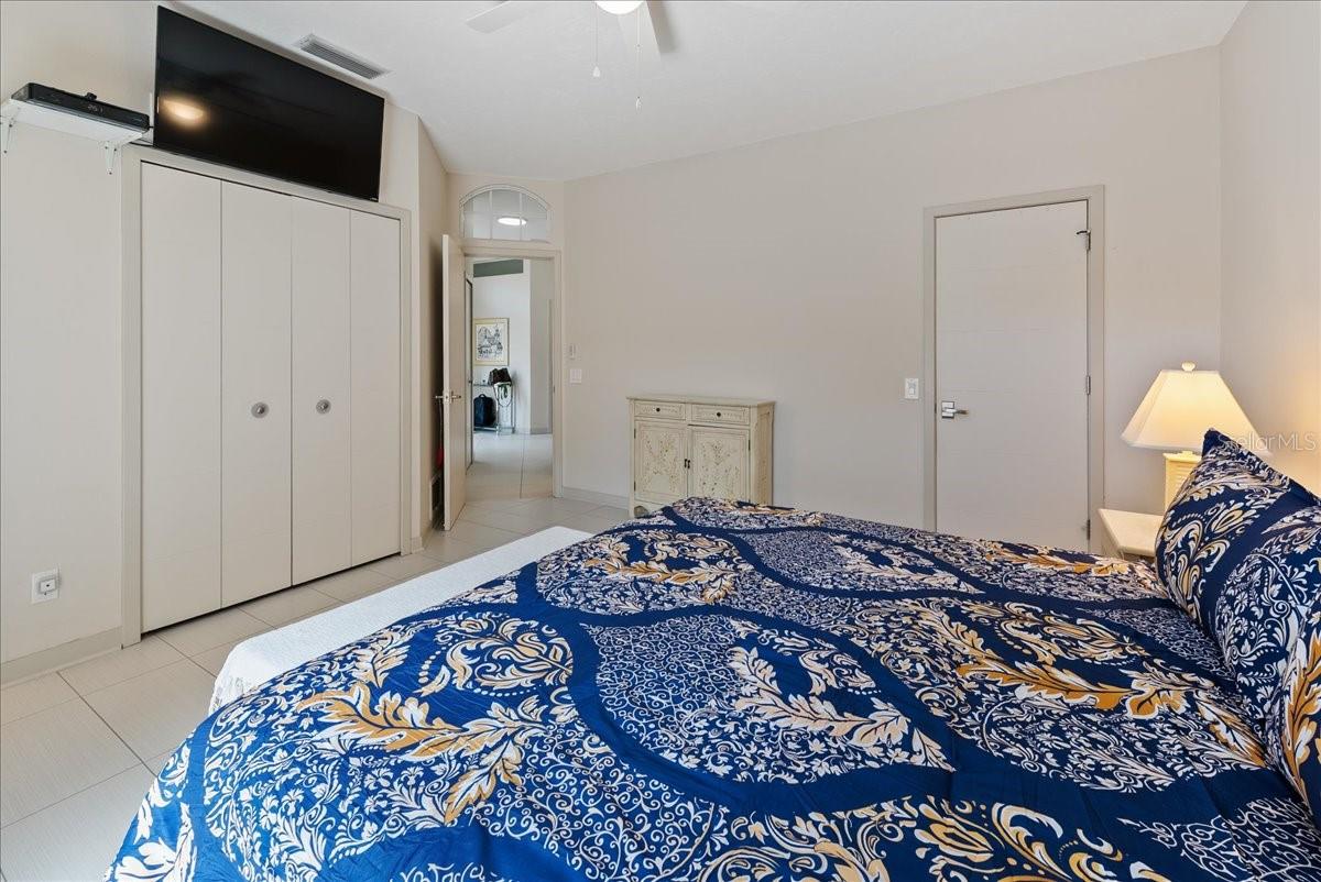 Image 33 of 70 For 7349 Regina Royale  13