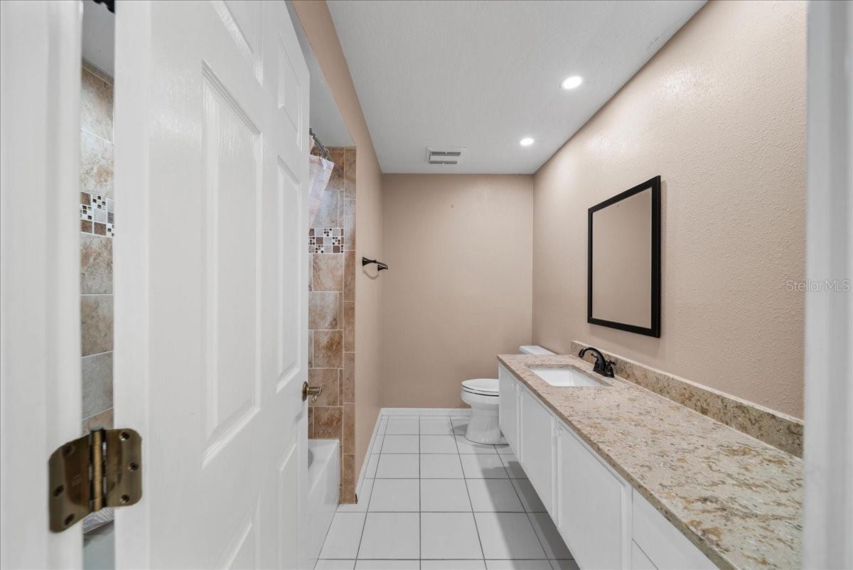 Image 16 of 49 For 4321 Presidential Avenue Circle E