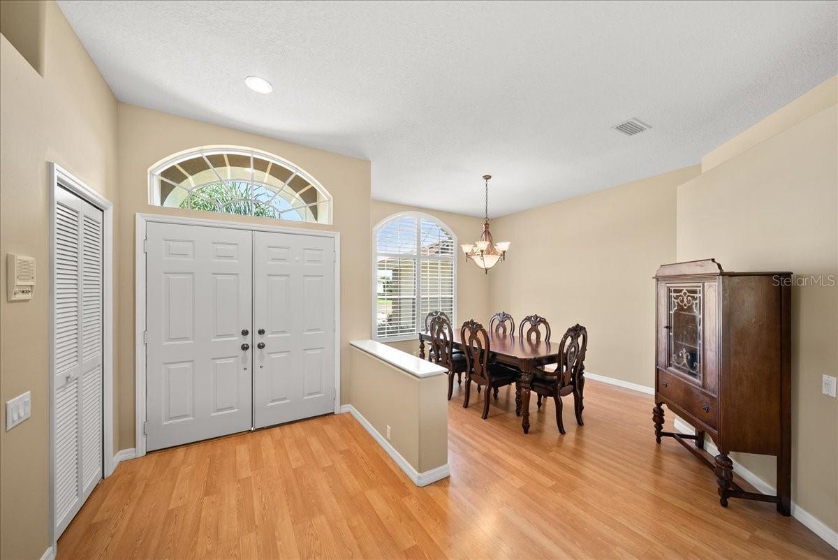 Image 4 of 49 For 4321 Presidential Avenue Circle E