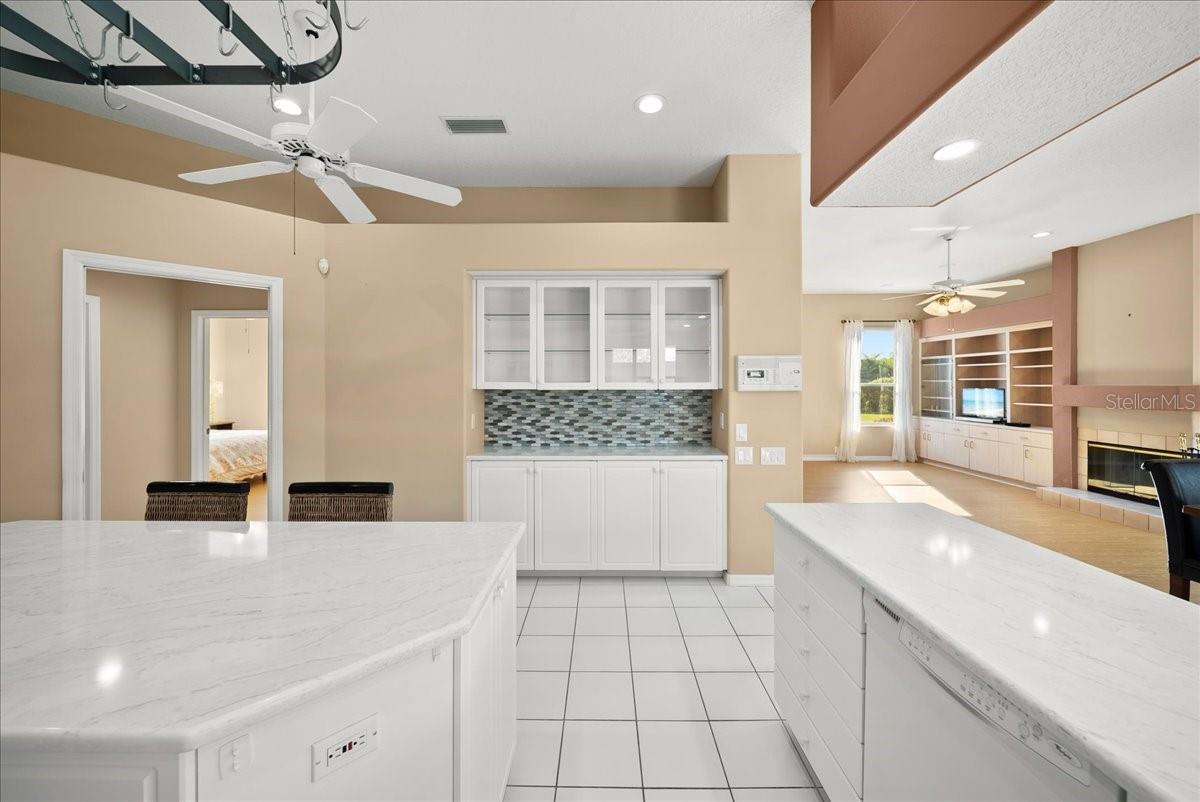 Image 7 of 49 For 4321 Presidential Avenue Circle E