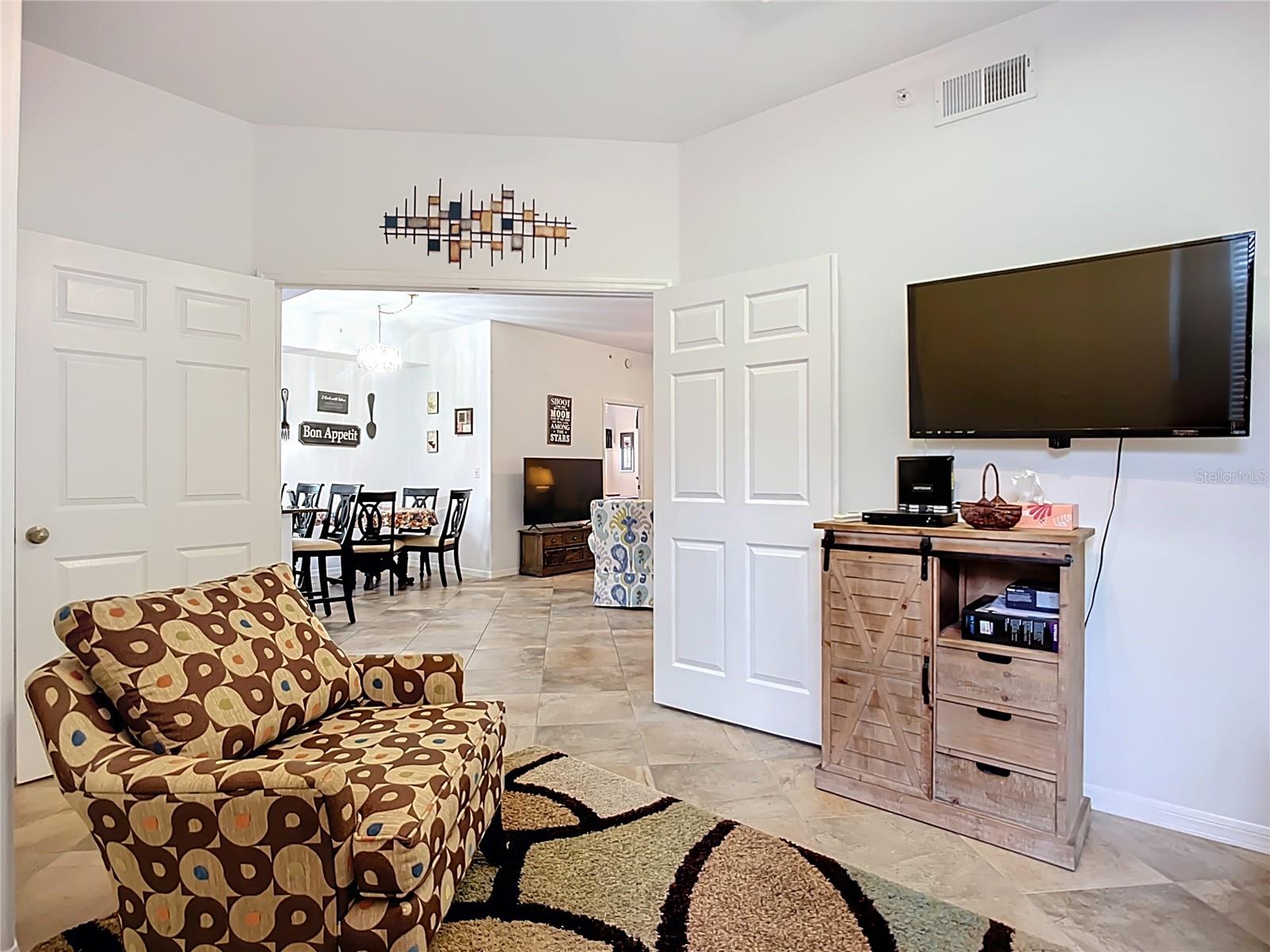 Image 23 of 51 For 8330 Glenrose Way 1610