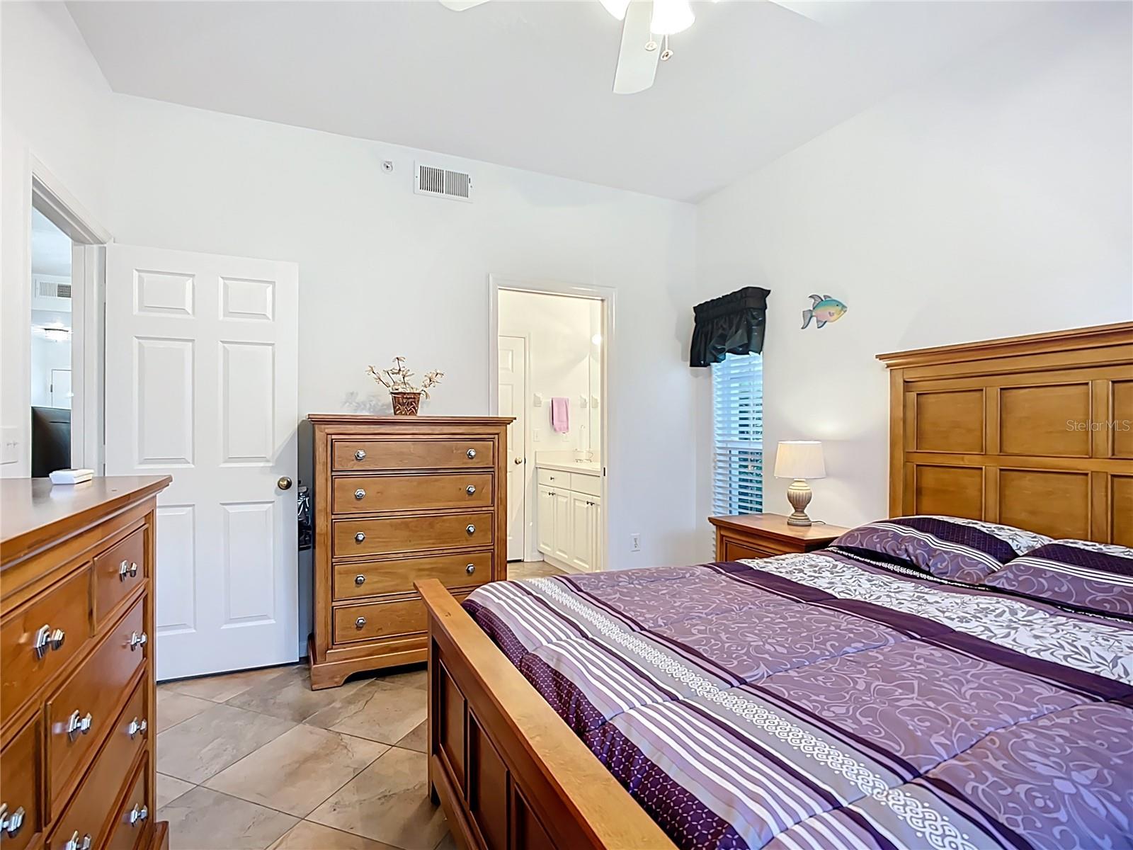 Image 27 of 51 For 8330 Glenrose Way 1610